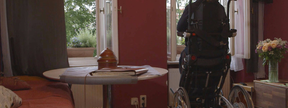 Szene aus „Itchi - Mein Weg“: Die Kunst hat sie stark gemacht, diese Vera Lindenberg, stark genug für ein Leben in Schwäche.