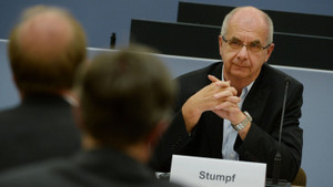 Früherer Polizeipräsident macht Mappus Vorwürfe 