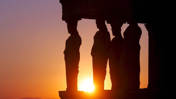 Feature Akropolis Antike Statuen