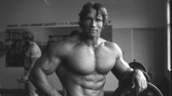 Schwarzenegger wuchs in ärmlichen Verhältnissen auf. Die erste Krönung – zum „Mister Universum“ – kam mit 20. 