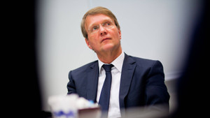 Bahn verschiebt Entscheidung über Pofalla