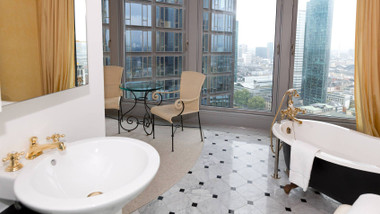 Goldene Wasserhähne: Im Appartementhaus Eurotheum in Frankfurt ist Luxus Standard.