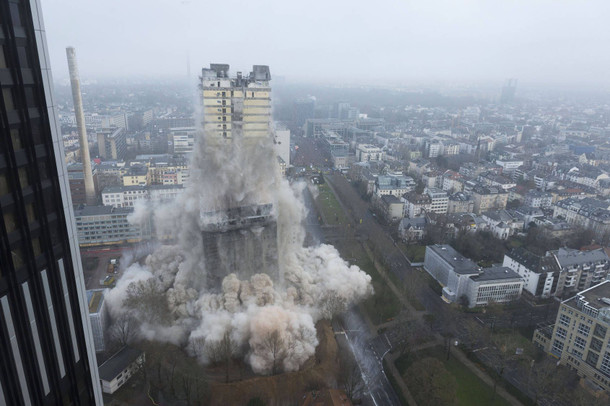 Fast gänzlich von Staub umwölkt: Phase 10