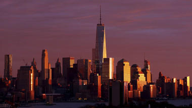 Skyline von Manhattan: Amerika verlangt mehr Puffer von ausländischen Banken - die Europäer wollen das nun endlich auch umgekehrt.