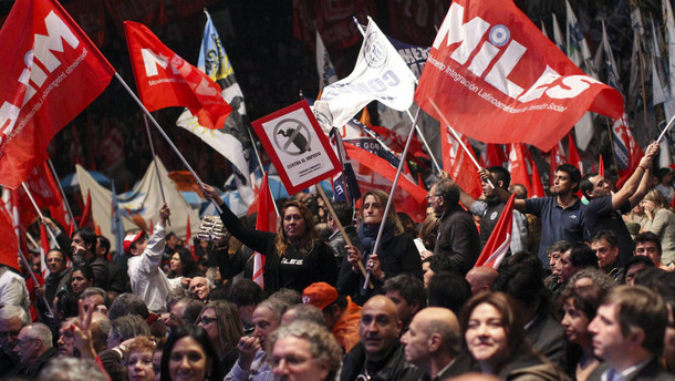 Argentiniens Regierung weiß im Schuldenstreit die Bevölkerung hinter sich. Pro-government rally in Buenos Aires