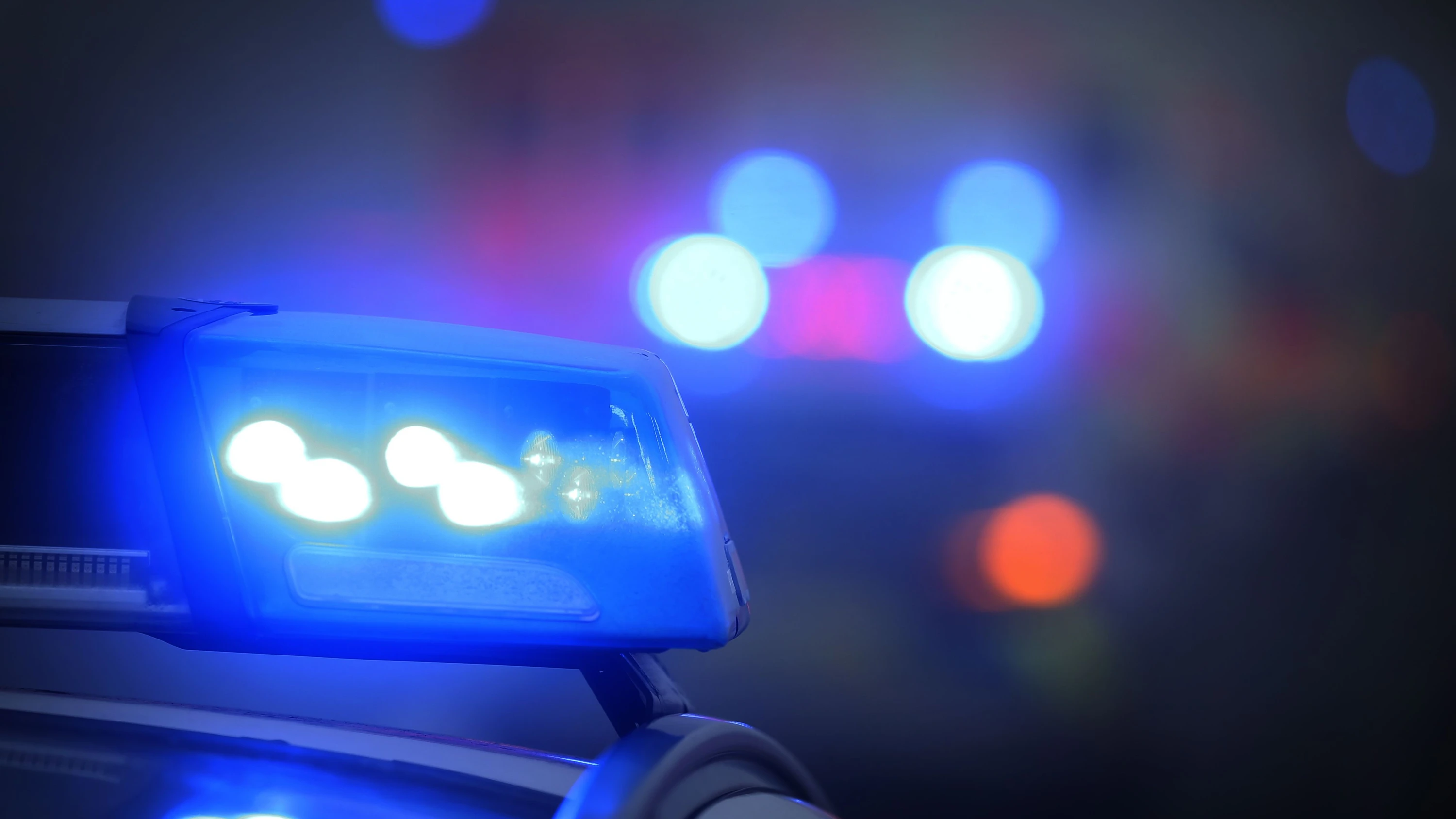 Bild: Bei Diez: Auto überschlägt sich auf A3 – zwei Insassen sterben