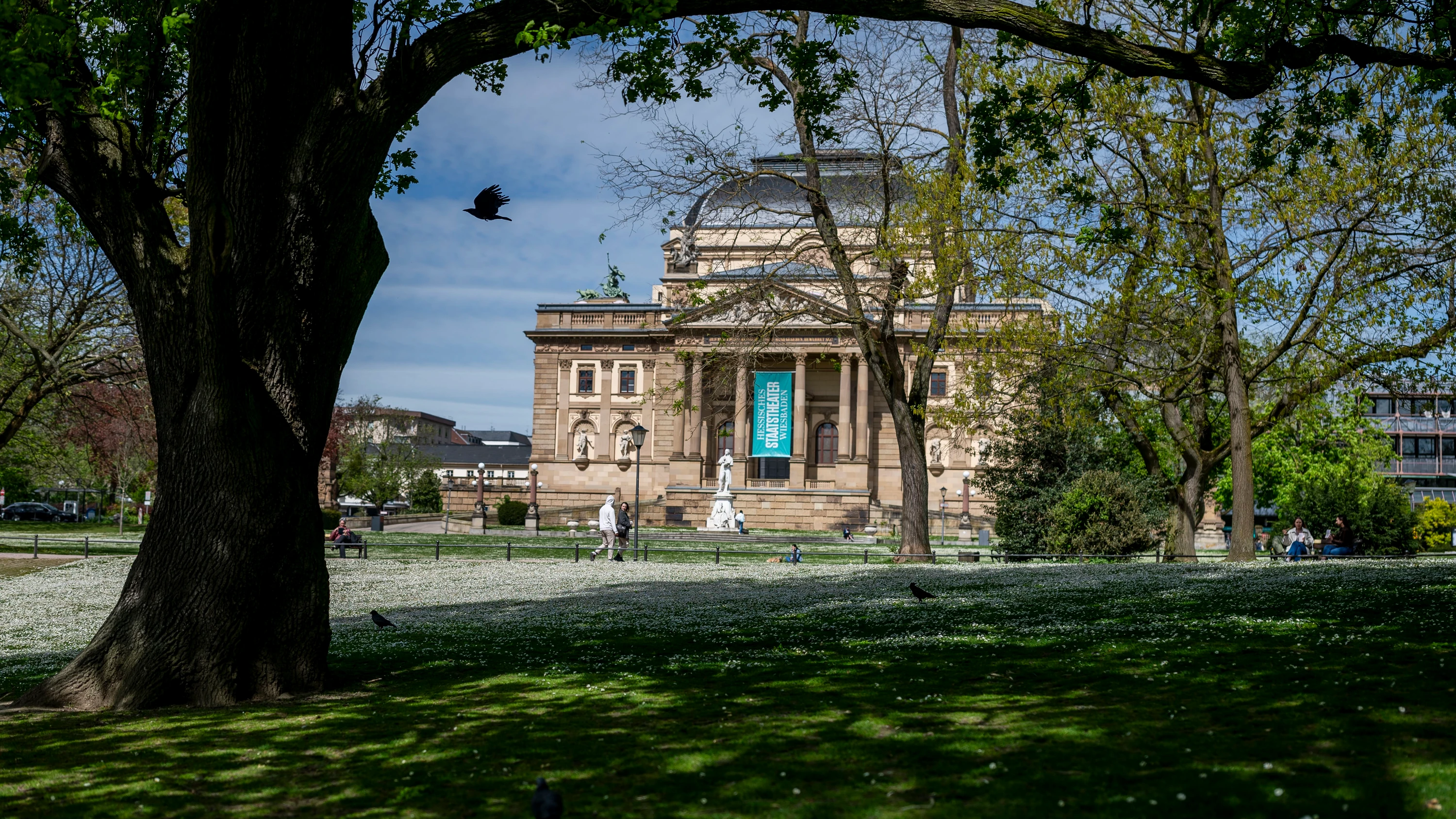 Bild: Wiesbaden, Kassel, Darmstadt: Hessische Staatstheater sollen am Personaletat sparen