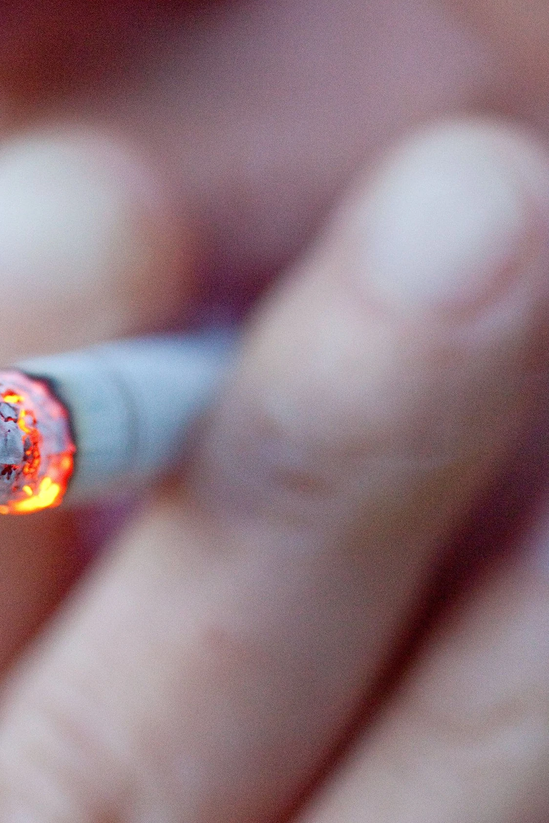elfbar elfa master akku E-Zigaretten und Vapes: Was halten Sie von einem Dampf-Verbot in  Restaurants? main image 1