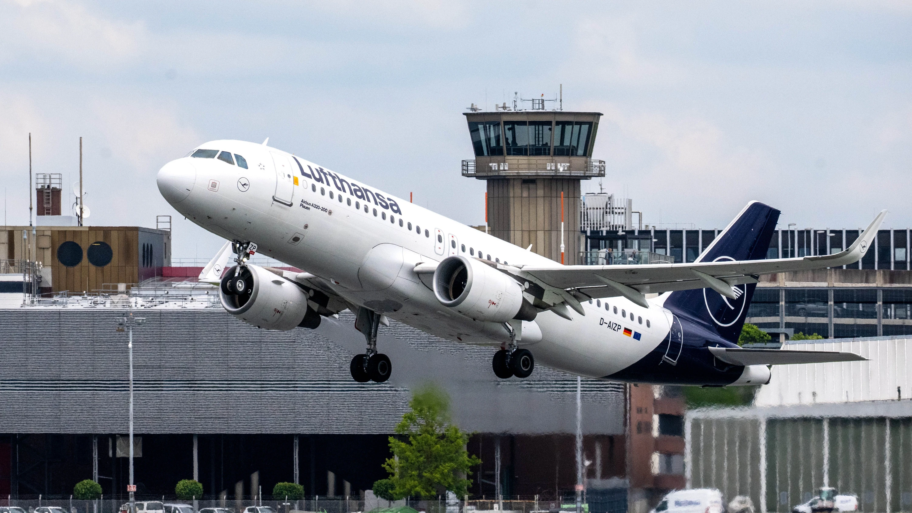 Zuschüsse sollen helfen: Lufthansa ruft nach Staatsgeld für Inlandsflüge