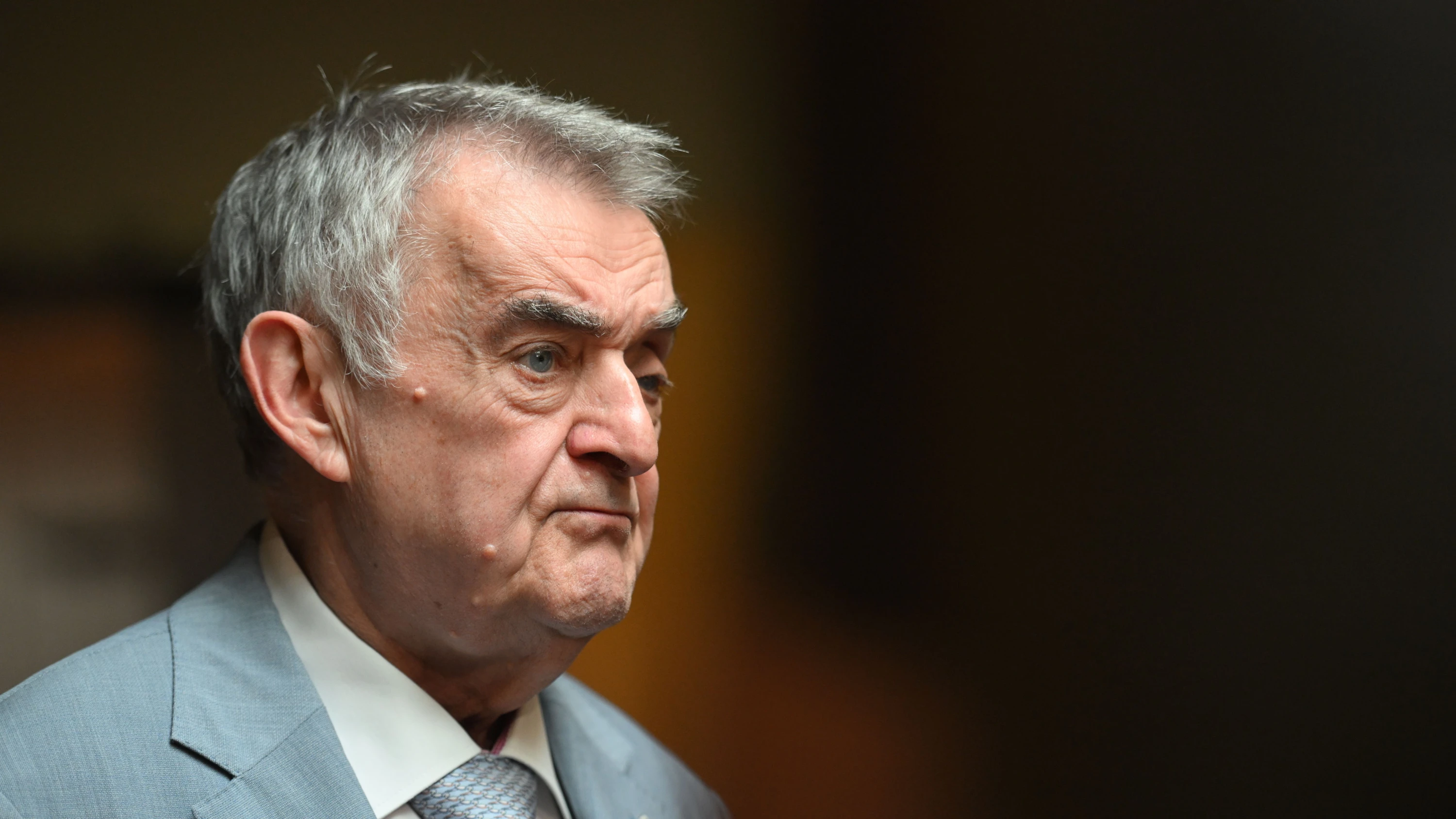 Umspannwerk in NRW: Innenminister Reul: „Wer da rangeht, greift unser Land an“