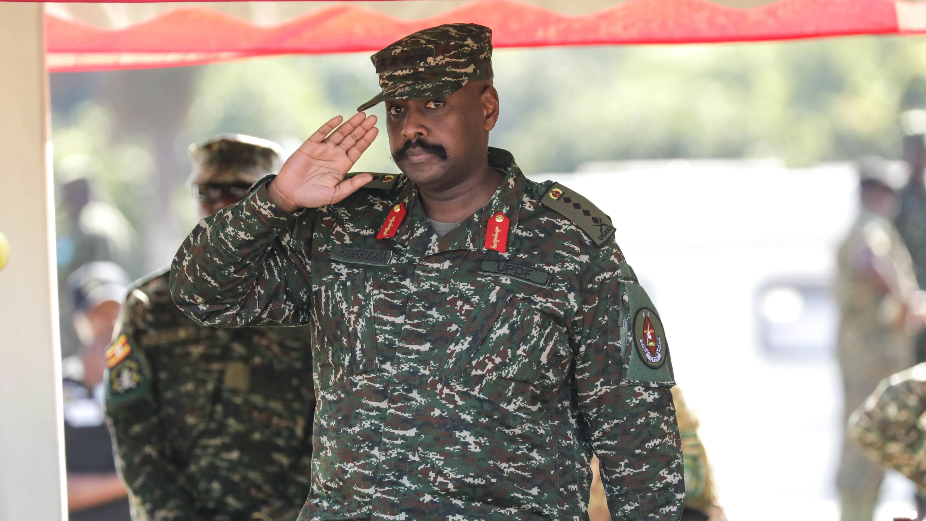 Uganda: Der „tweetende General“ will an die Macht