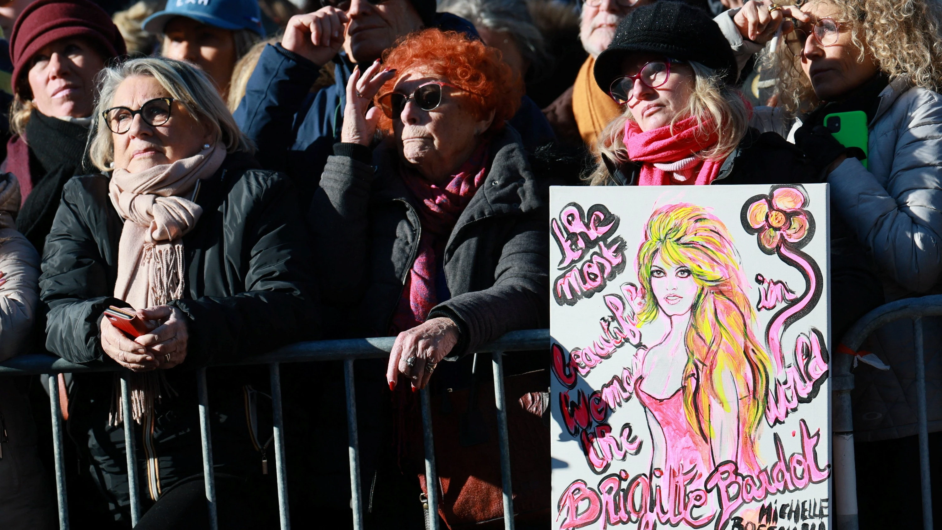 Abschied von einer Ikone: Trauerfeier für Brigitte Bardot hat in Saint-Tropez begonnen