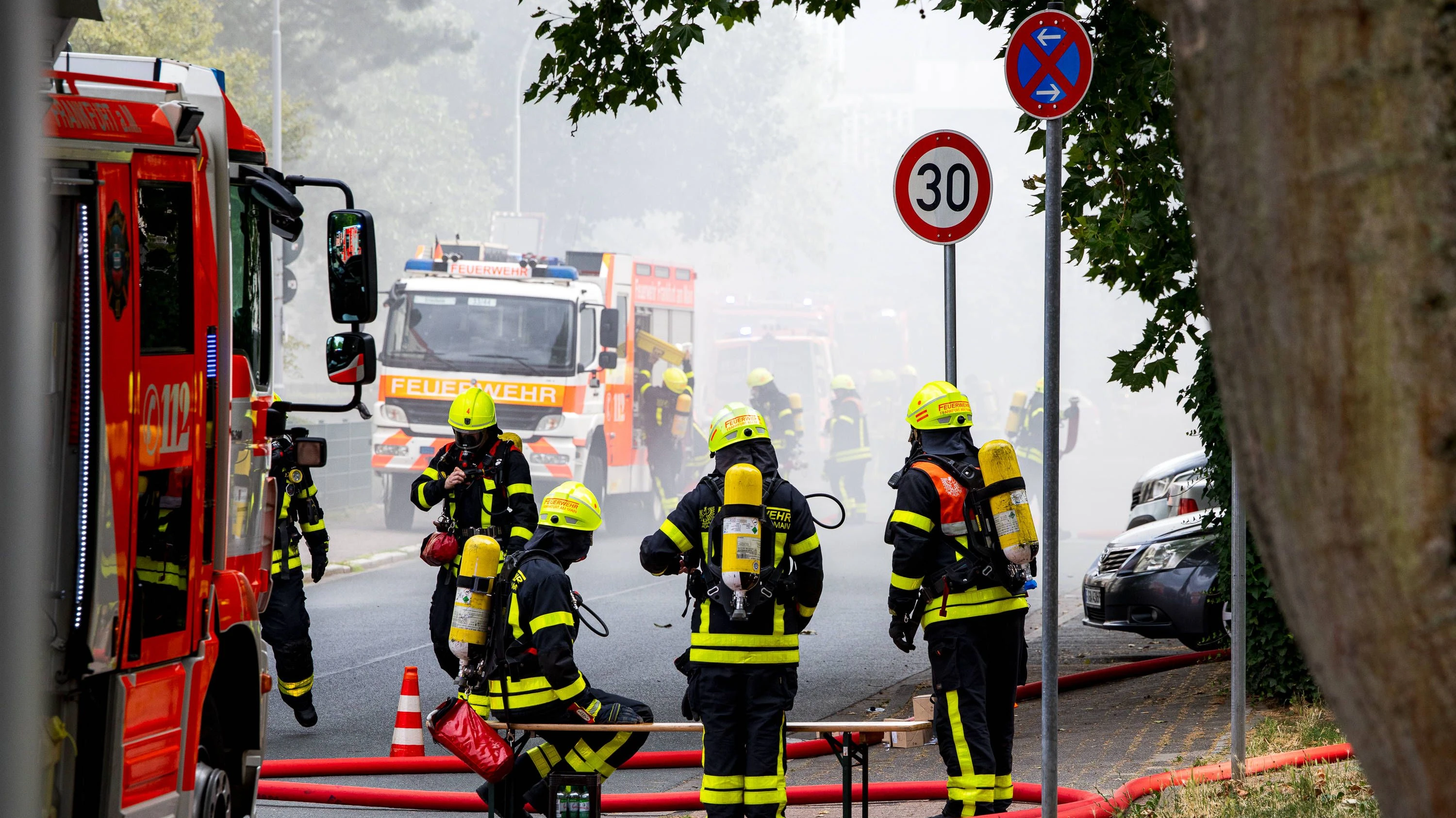 Die Feuerwehr ist seit Mittwochnachmittag im Einsatz. - Imago