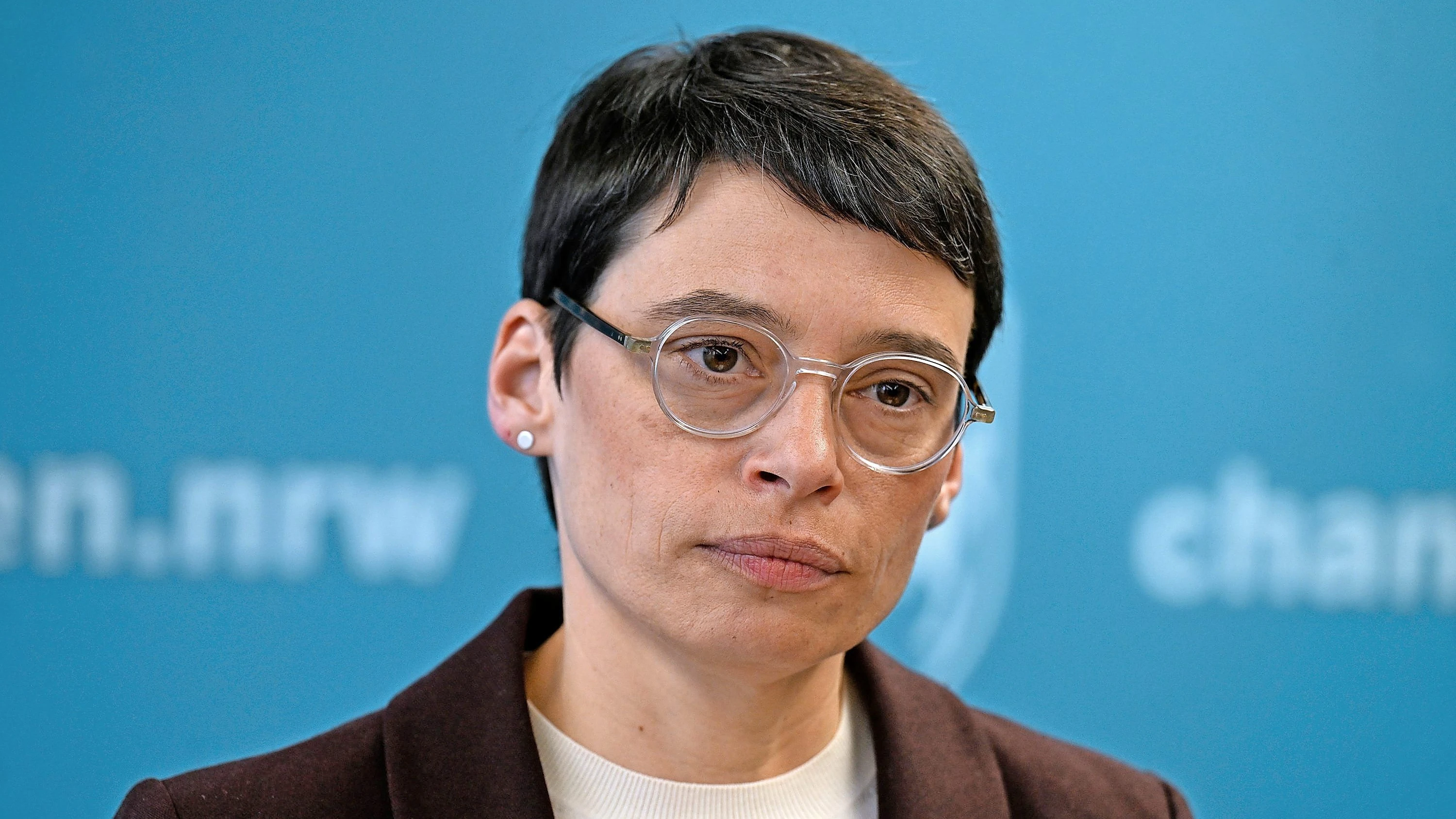 Anderthalb Jahre nach Solingen: Nordrhein-Westfalens Flüchtlingsministerin Paul tritt zurück Anderthalb Jahre nach Solingen: Nordrhein-Westfalens Flüchtlingsministerin Paul tritt zurück