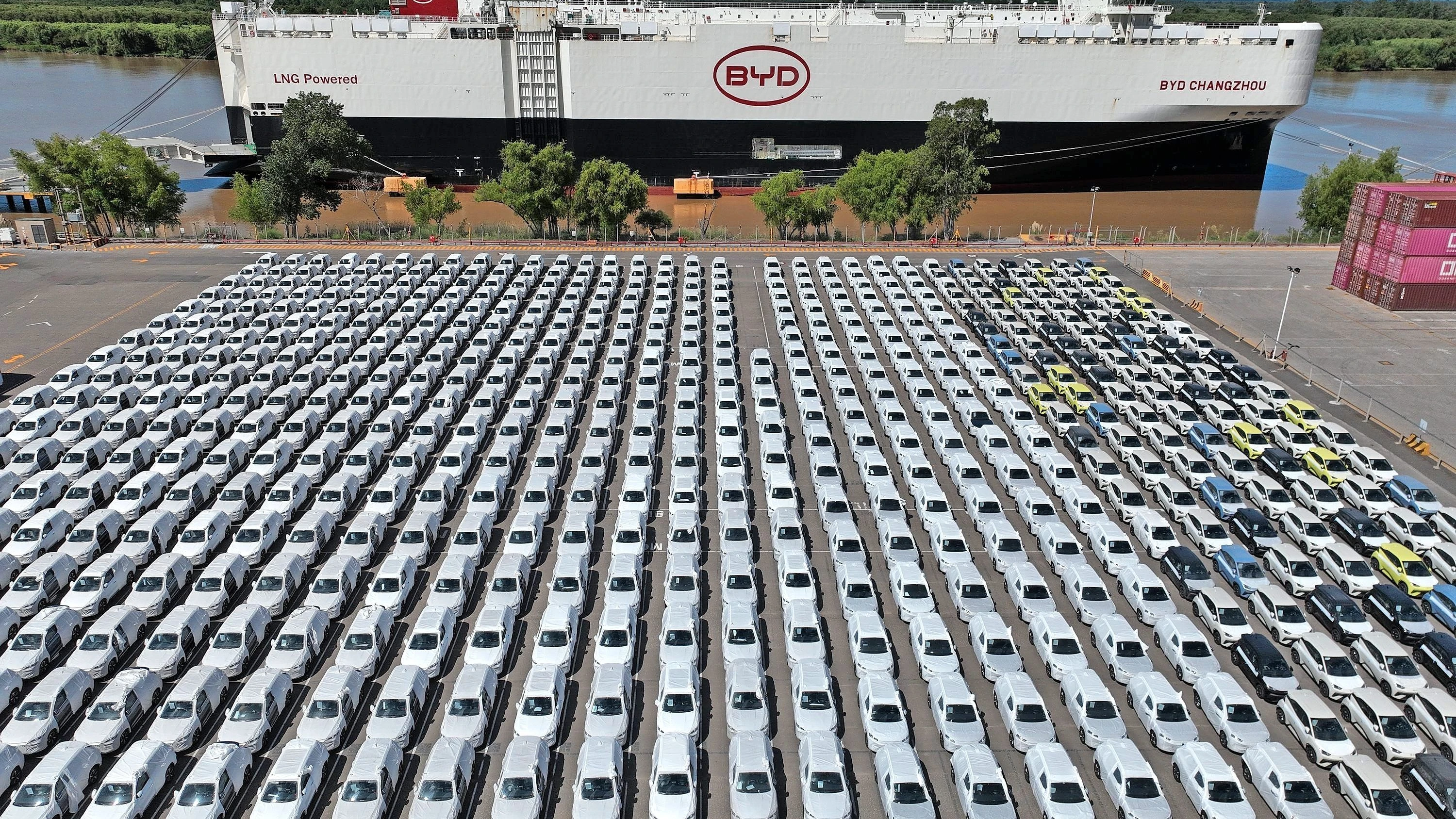 Elektroautohersteller: Autohersteller BYD verliert in China die Spitzenposition