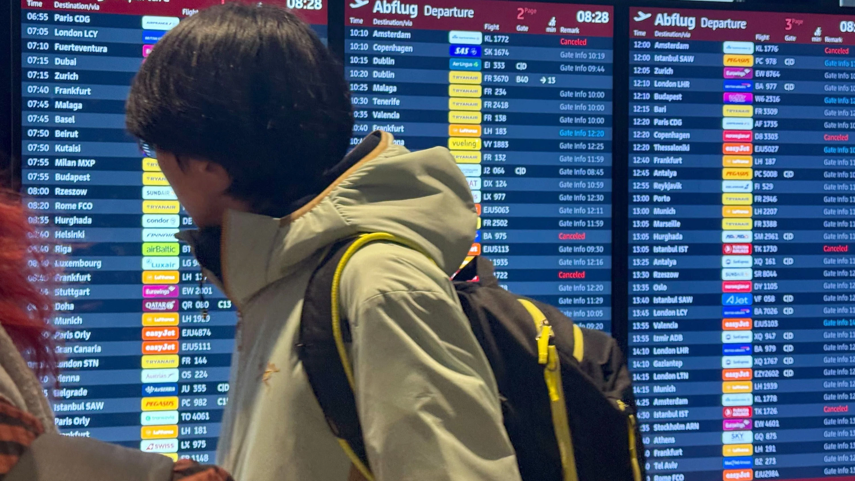 Eis in Berlin: Wegen Eisregens keine Starts am Flughafen BER