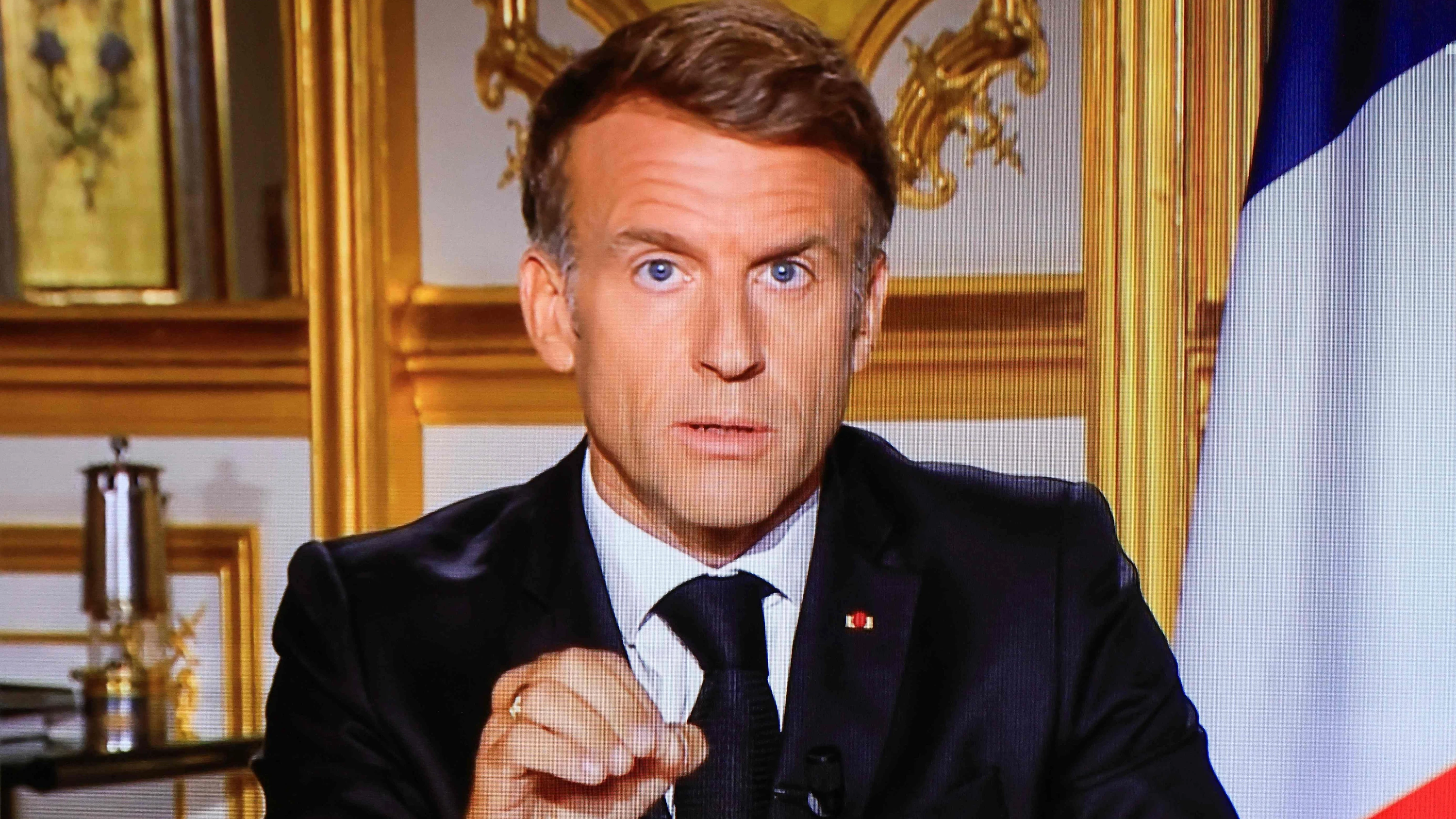 Nach Krawallen: Macron: „Es ist unerträglich, die Straßen unserer Städte derart verwüstet zu sehen“ Nach Krawallen: Macron: „Es ist unerträglich, die Straßen unserer Städte derart verwüstet zu sehen“