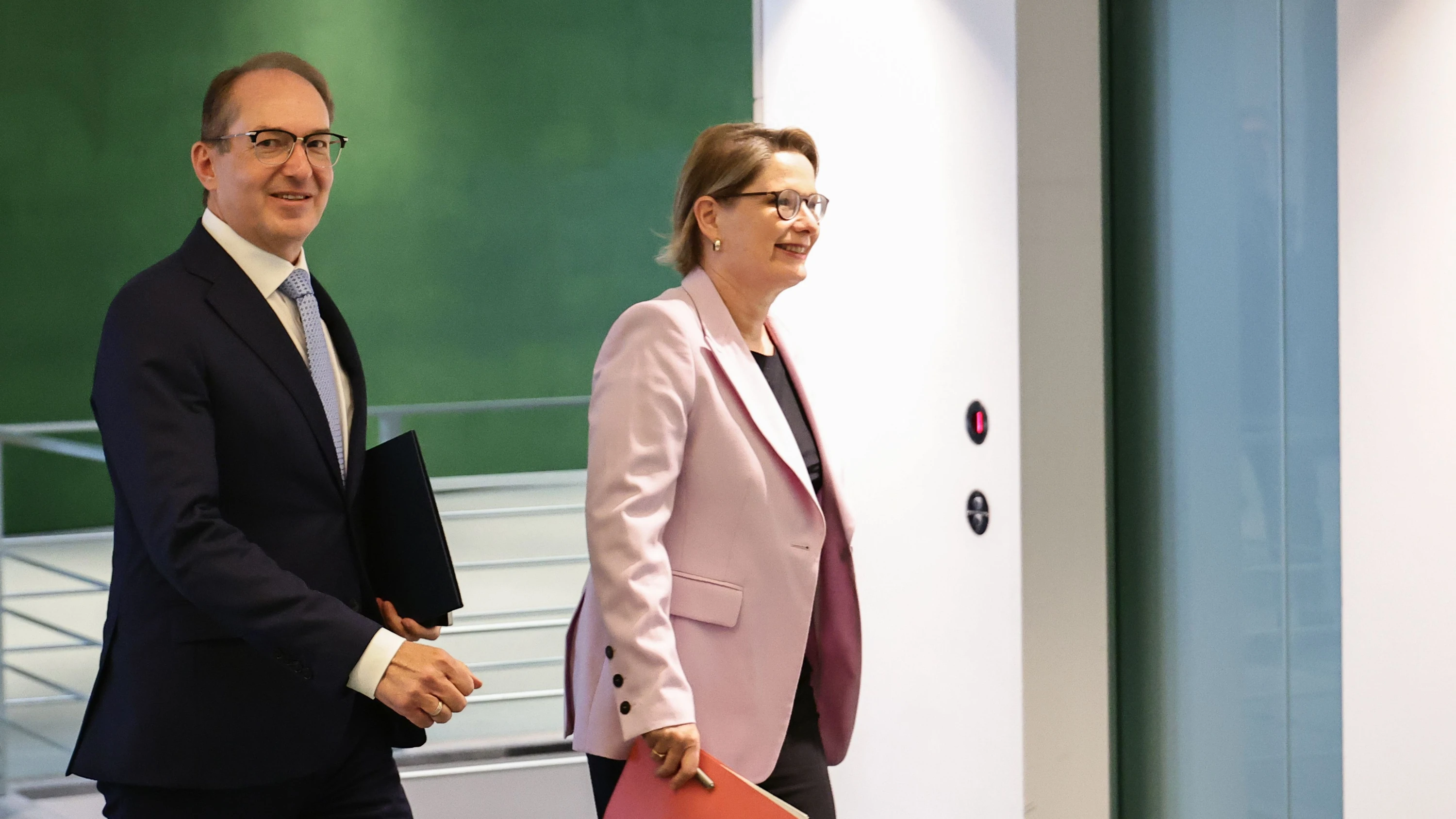Nach CSD-Anschlag: Bundesregierung will Strafrecht für Messerattacken und IS-Propaganda verschärfen