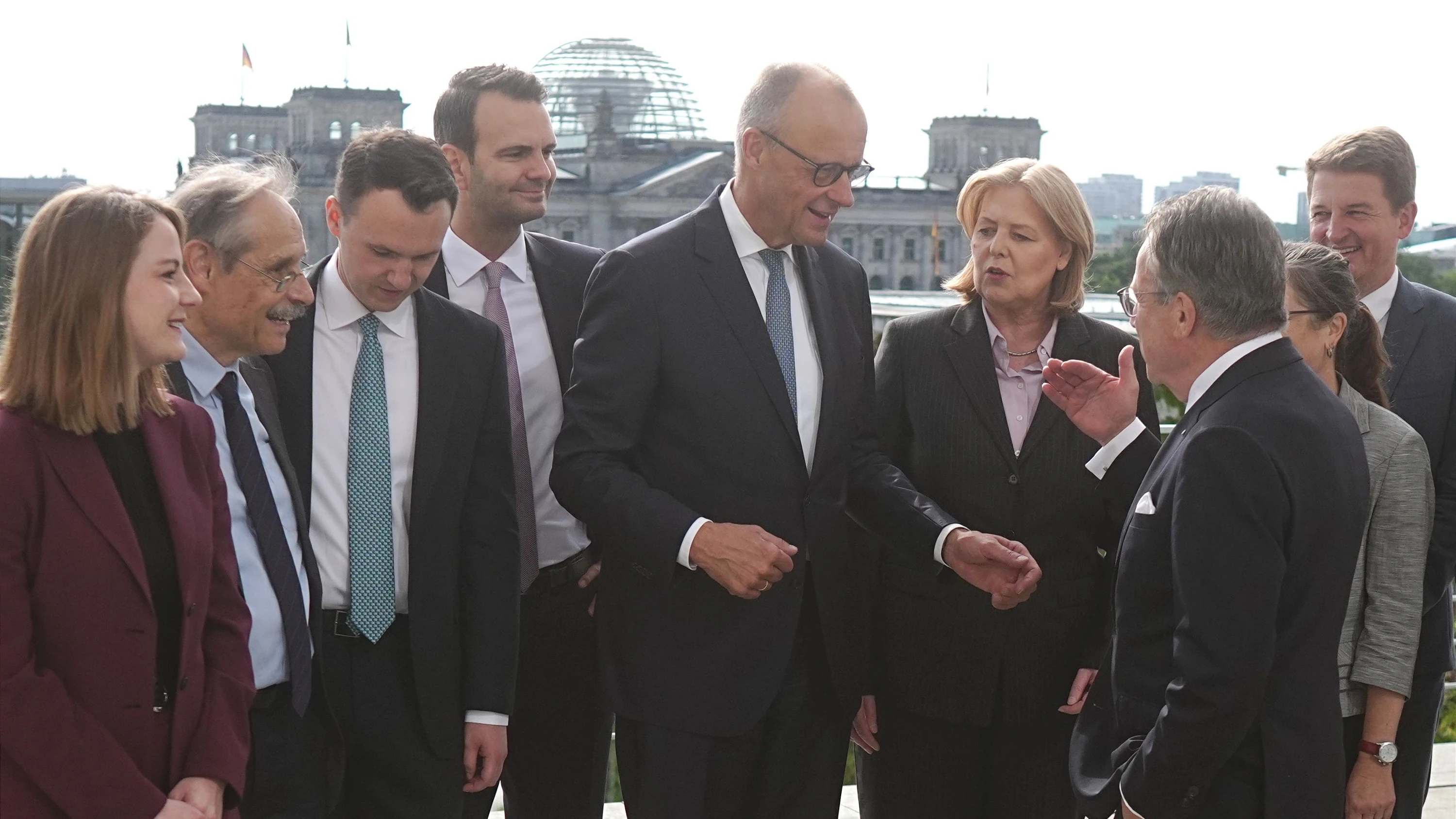 Hanks Welt: Den Politikern ist nicht zu trauen