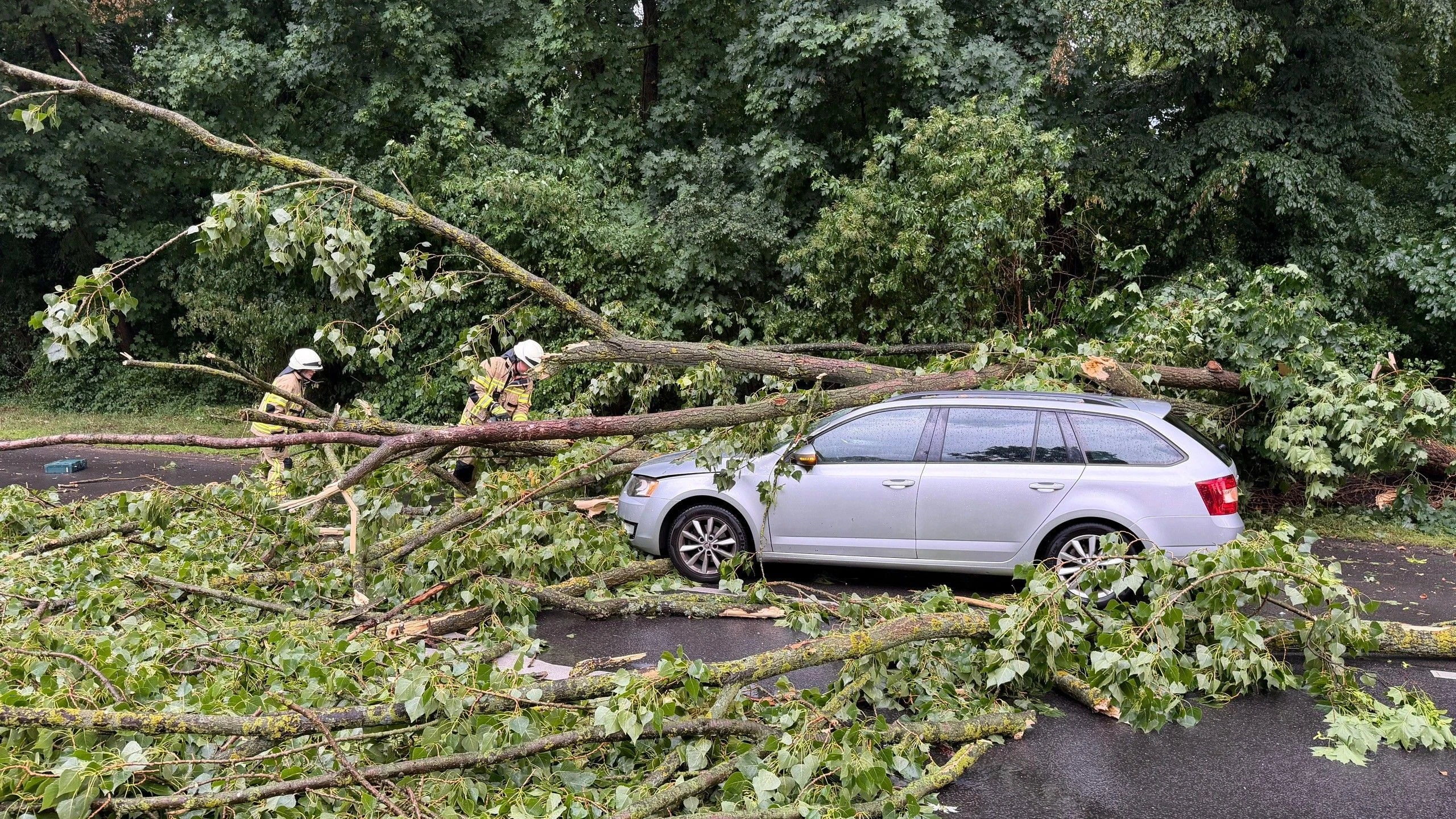 Festival Unterbrochen: Gewitter ziehen über Westen Deutschlands