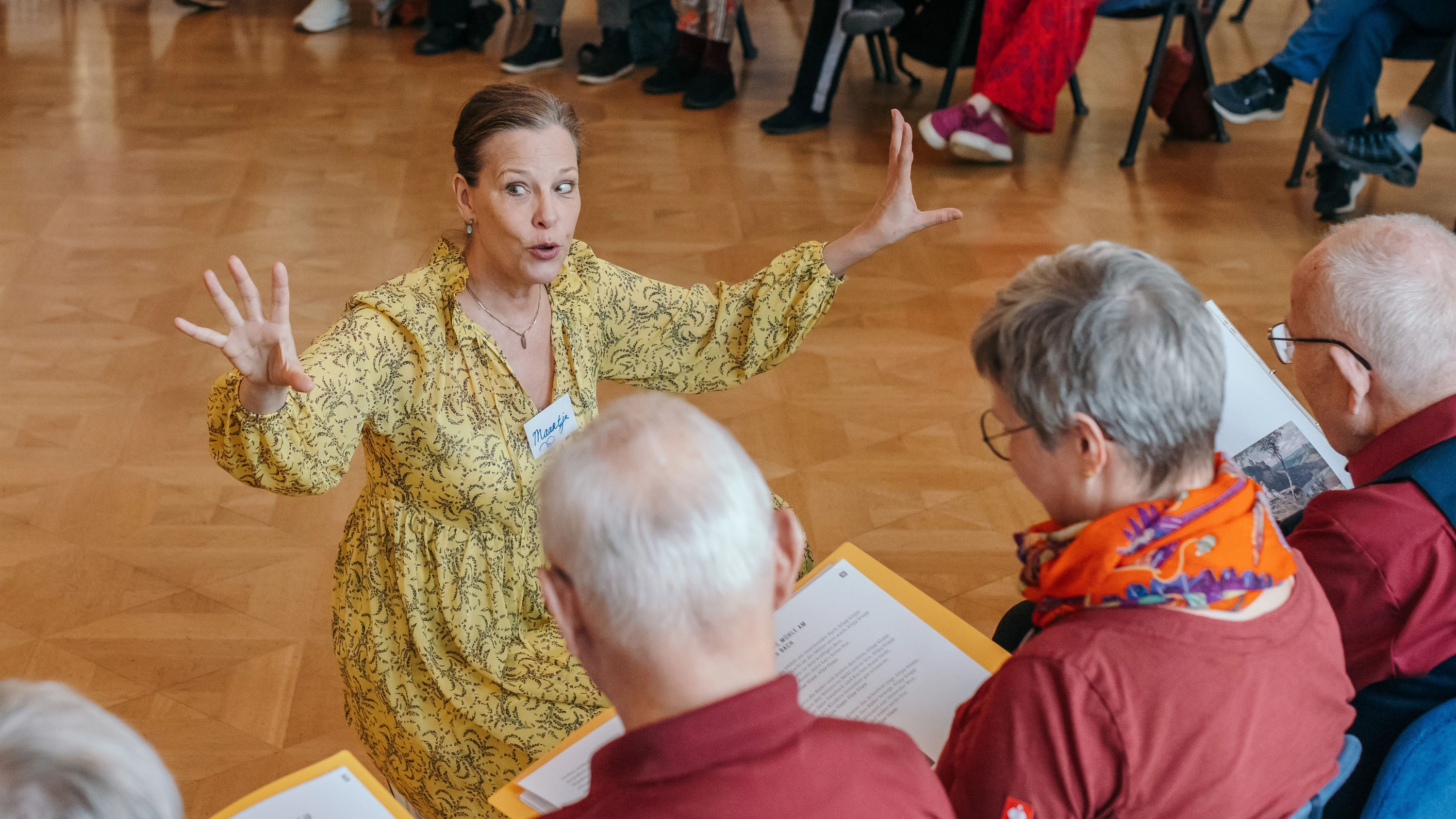Hilfe bei Demenz: „Das Singen hilft ihnen, wieder mit der Welt in Kontakt zu treten“