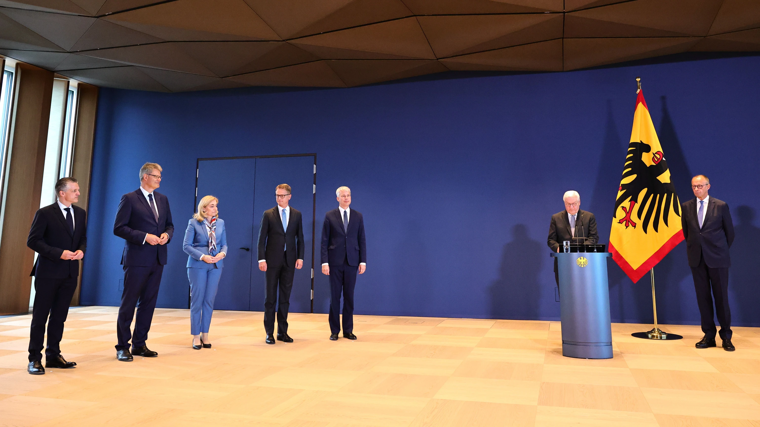 Deutschland-Liveblog: Steinmeier mahnt Vereidigung vor dem Parlament an