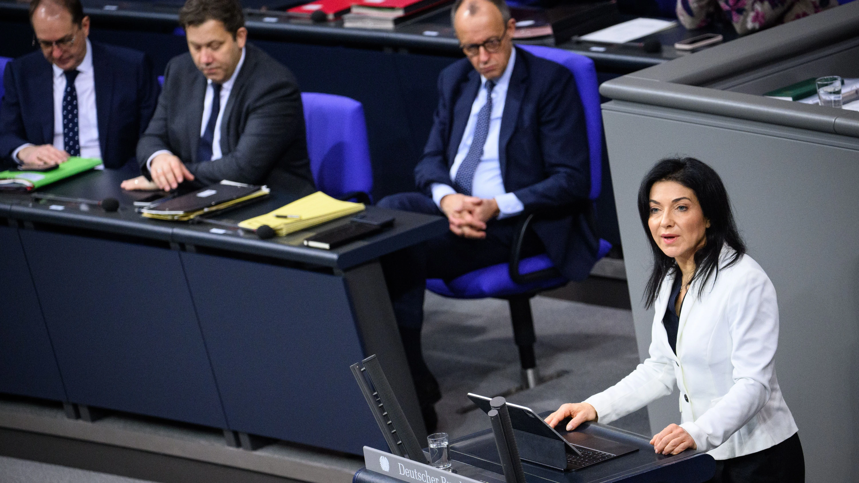 Entlastungsdebatte: Merz „befremdet“ über Reiches Kritik an der SPD Entlastungsdebatte: Merz „befremdet“ über Reiches Kritik an der SPD