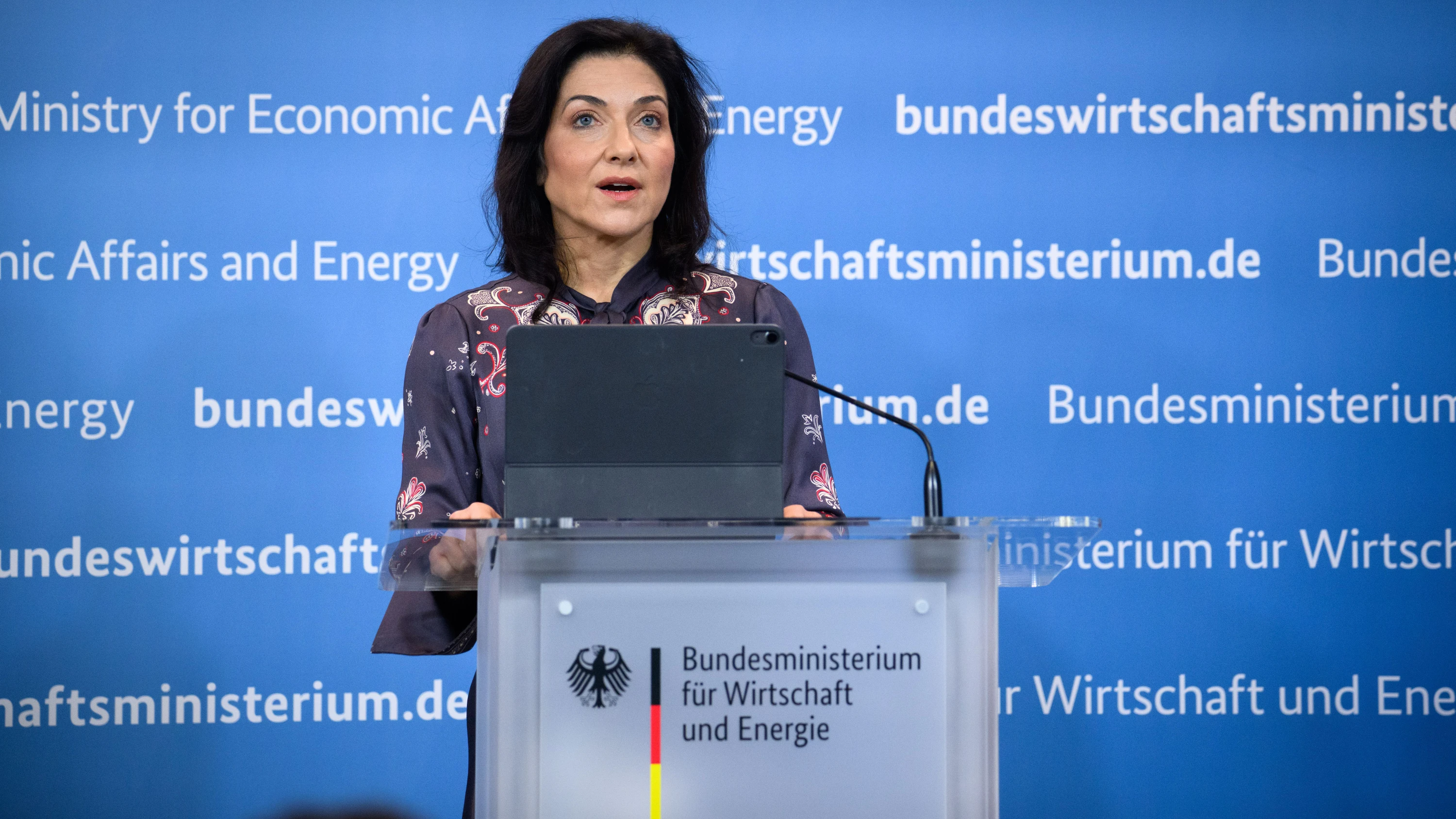 Freigabe der Ölreserven: Katherina Reiche knickt ein