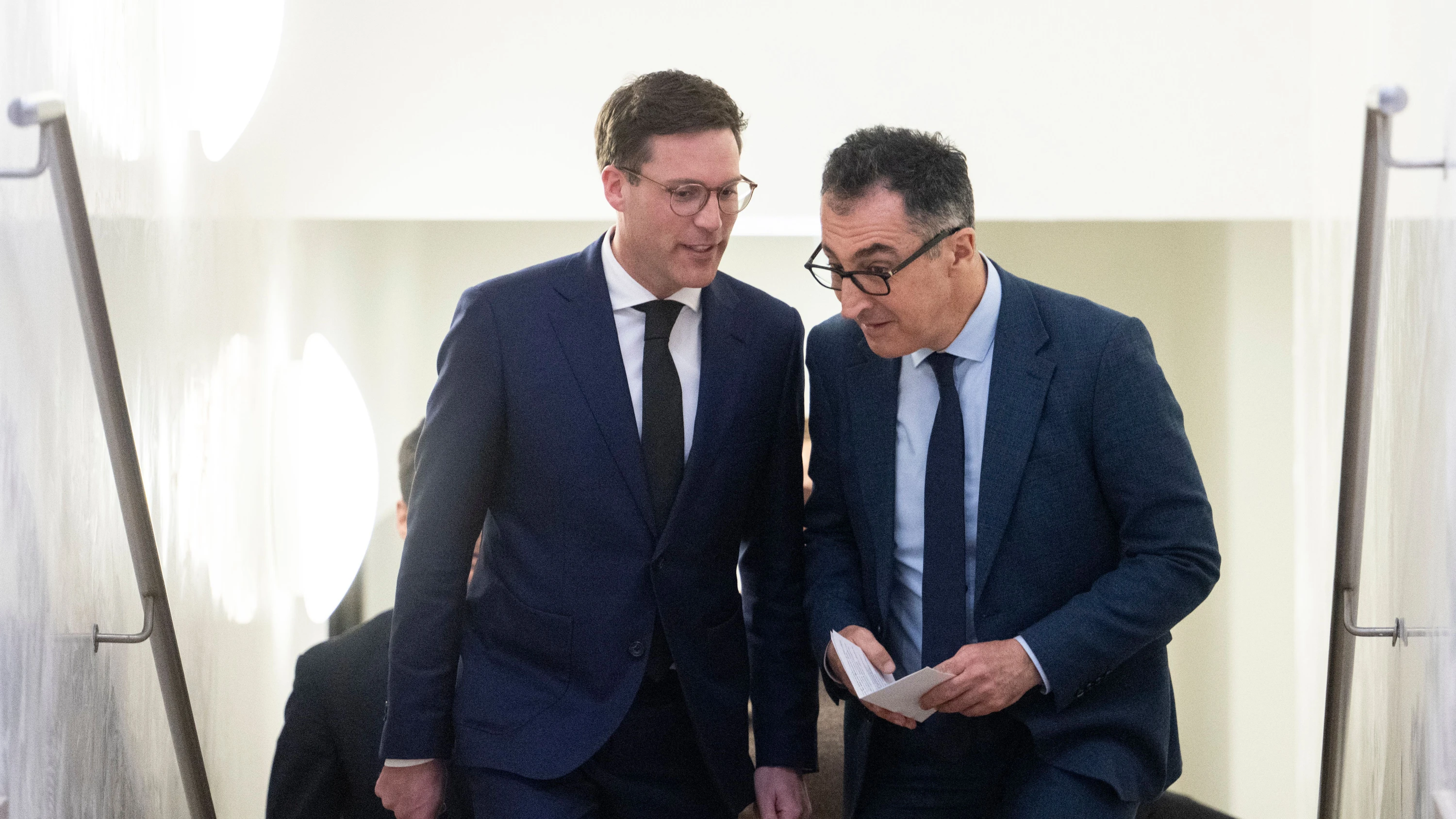 Deutschland-Liveblog: Grüne und CDU einigen sich auf Koalitionsverhandlungen Deutschland-Liveblog: Grüne und CDU einigen sich auf Koalitionsverhandlungen