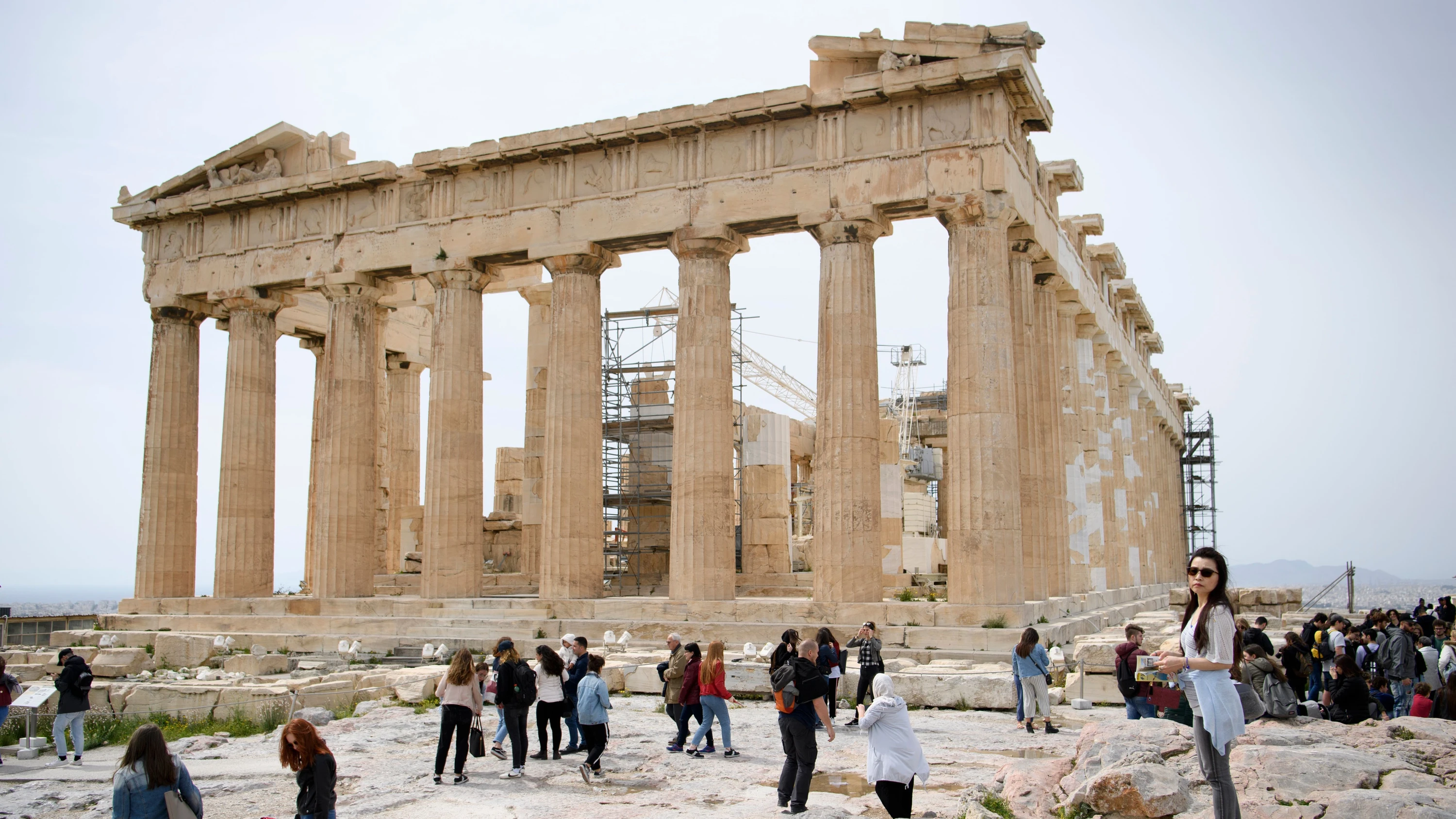 Die beiden Touristen wurden nach dem Vorfall ins Krankenhaus gebracht, ihr Leben sei nicht in Gefahr, berichtete die griechische Nachrichtenagentur ANA. - dpa