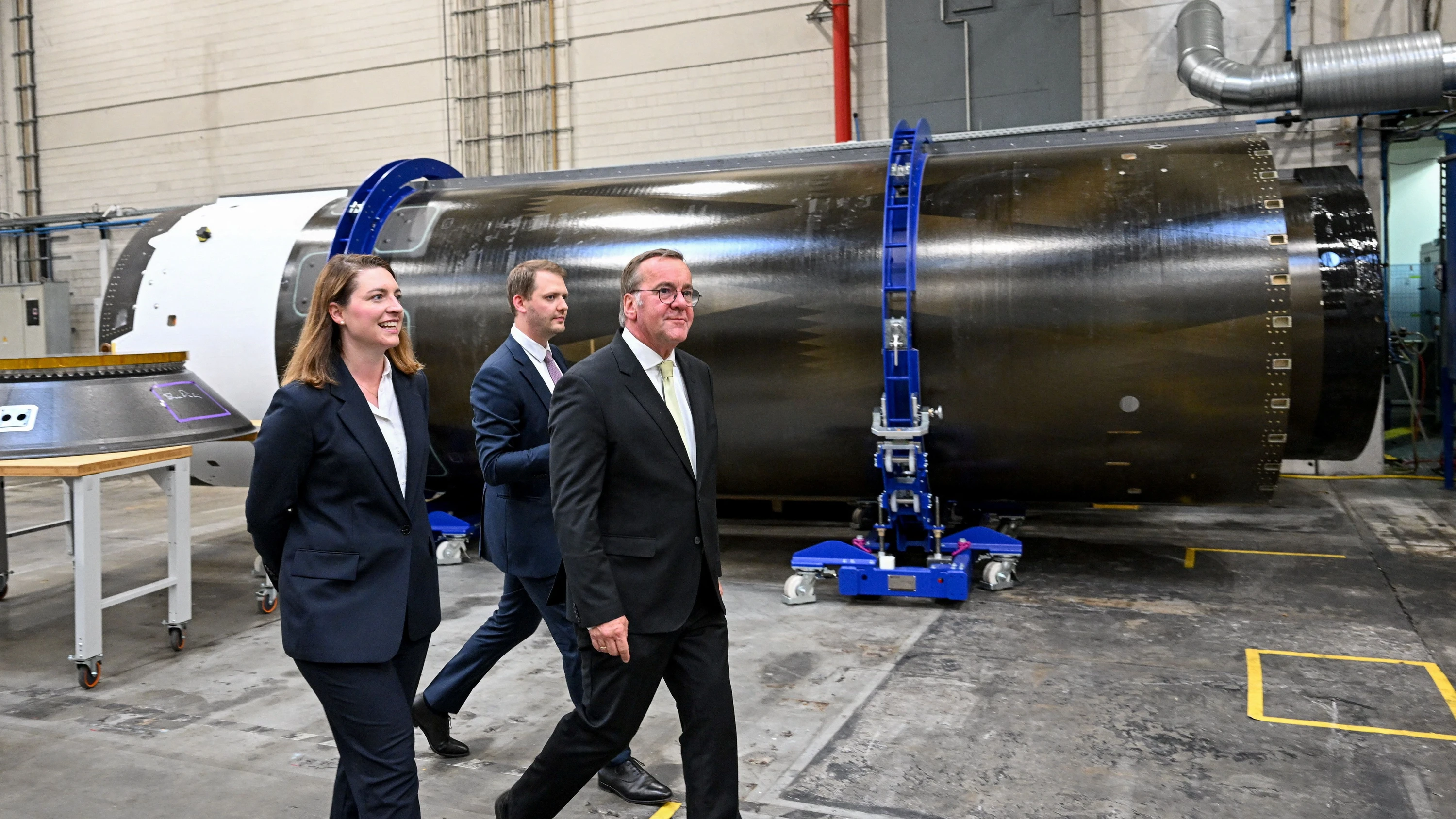 Besuch bei Isar Aerospace: Pistorius will einen Raketenstartplatz für die Bundeswehr