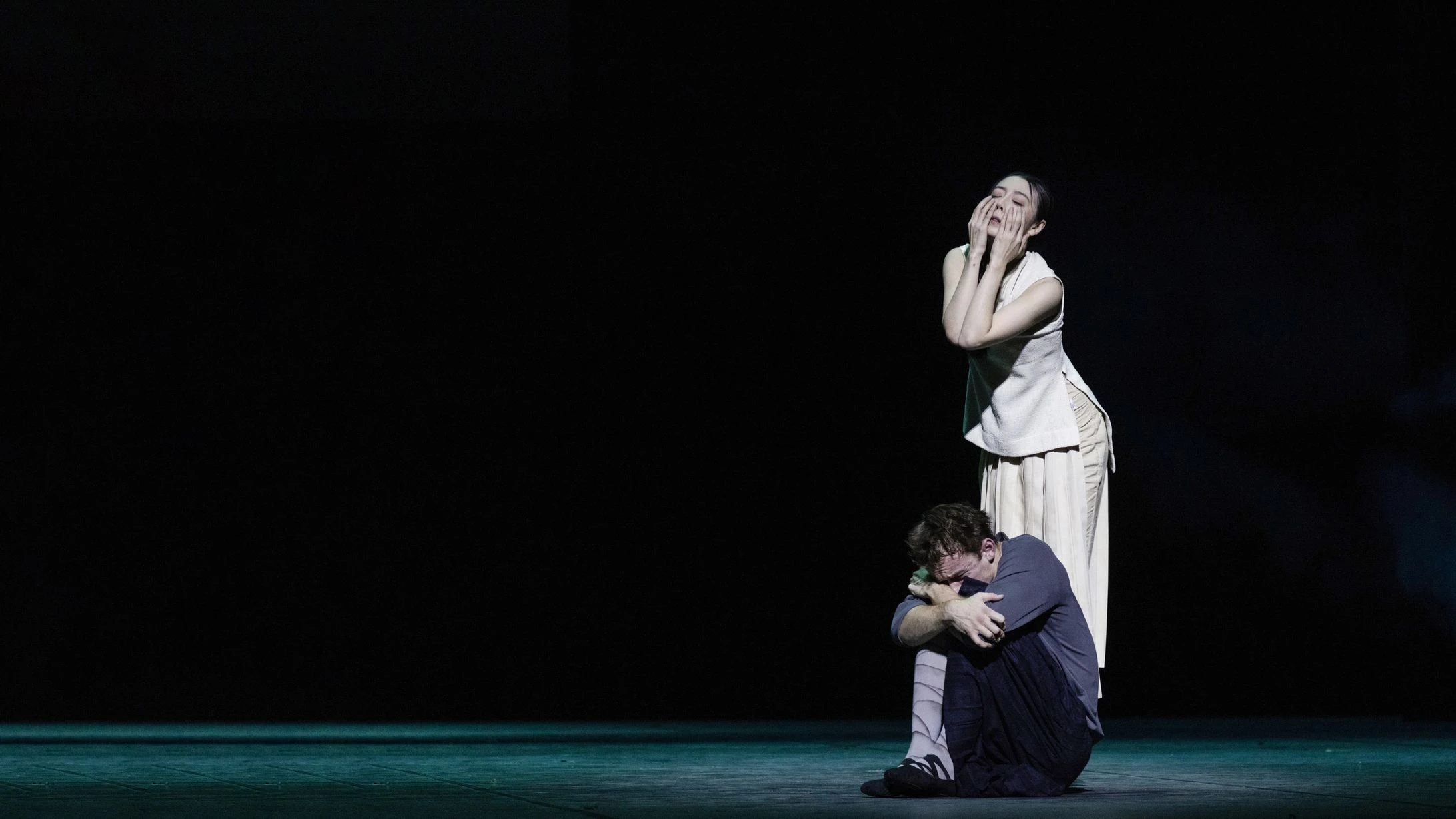 Ballett in Hamburg: Folge immer dem Licht Ballett in Hamburg: Folge immer dem Licht