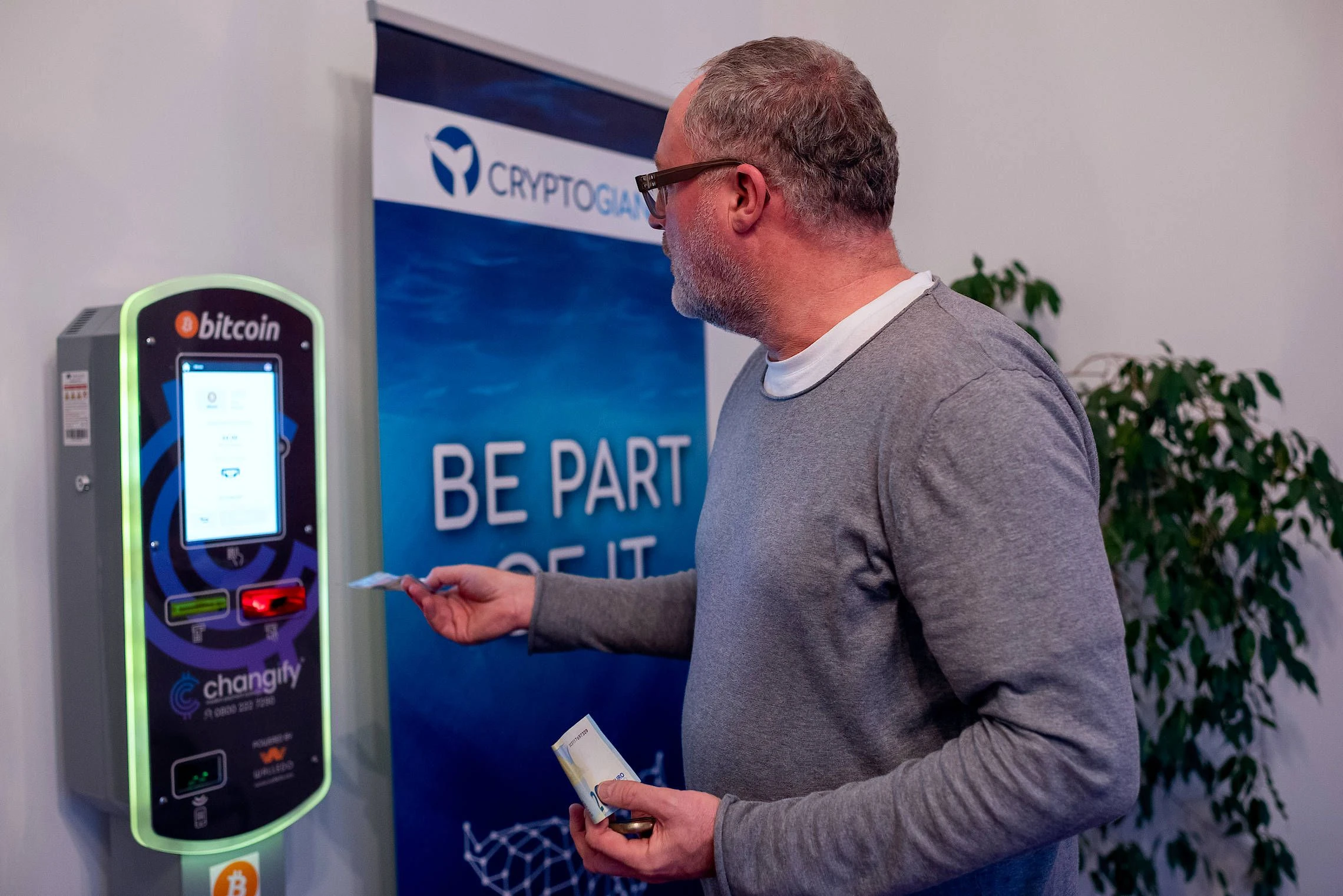 Frankfurts erster Bitcoin-Automat ist da | FAZ