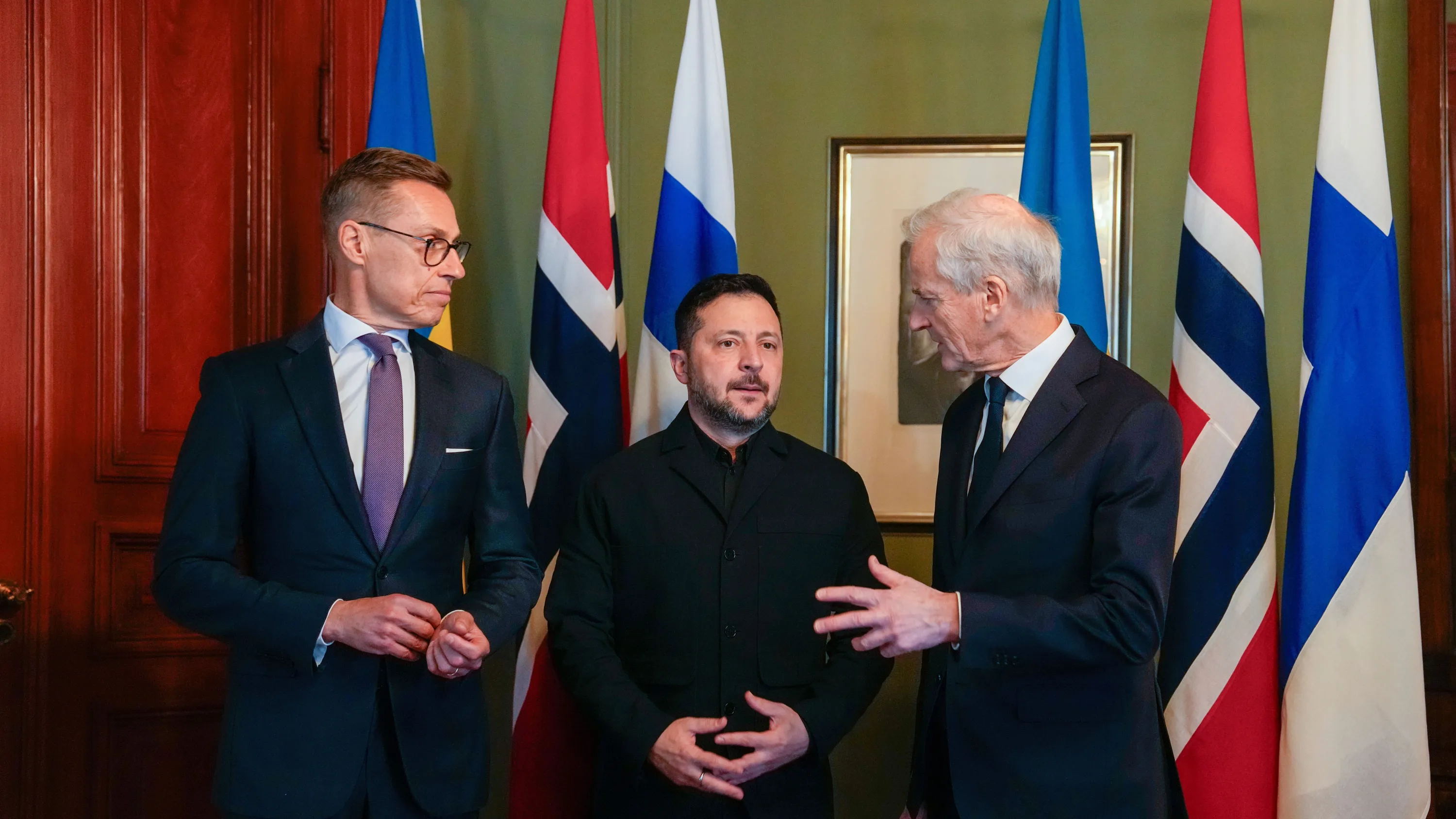 Liveblog Ukrainekrieg: Selenskyj: Ukraine muss an möglichem Treffen von Putin, Trump und Xi teilnehmen