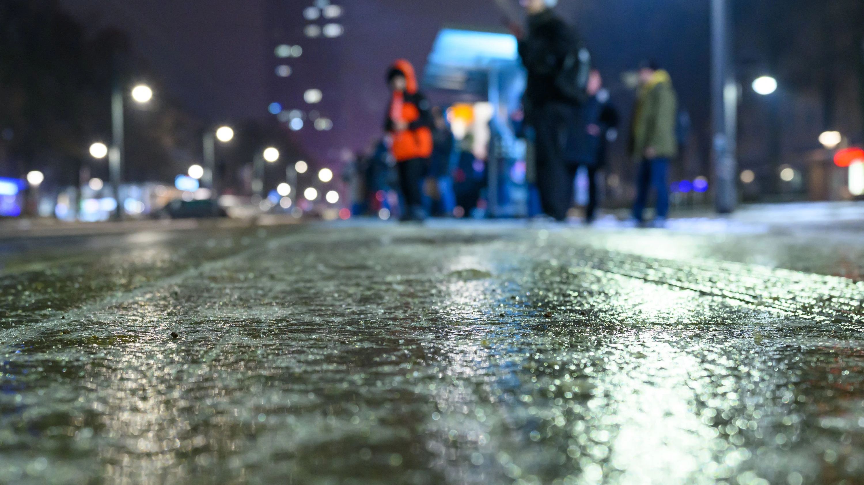 Wetterdienst warnt: Glatteis-Gefahr verlagert sich in den Osten Wetterdienst warnt: Glatteis-Gefahr verlagert sich in den Osten