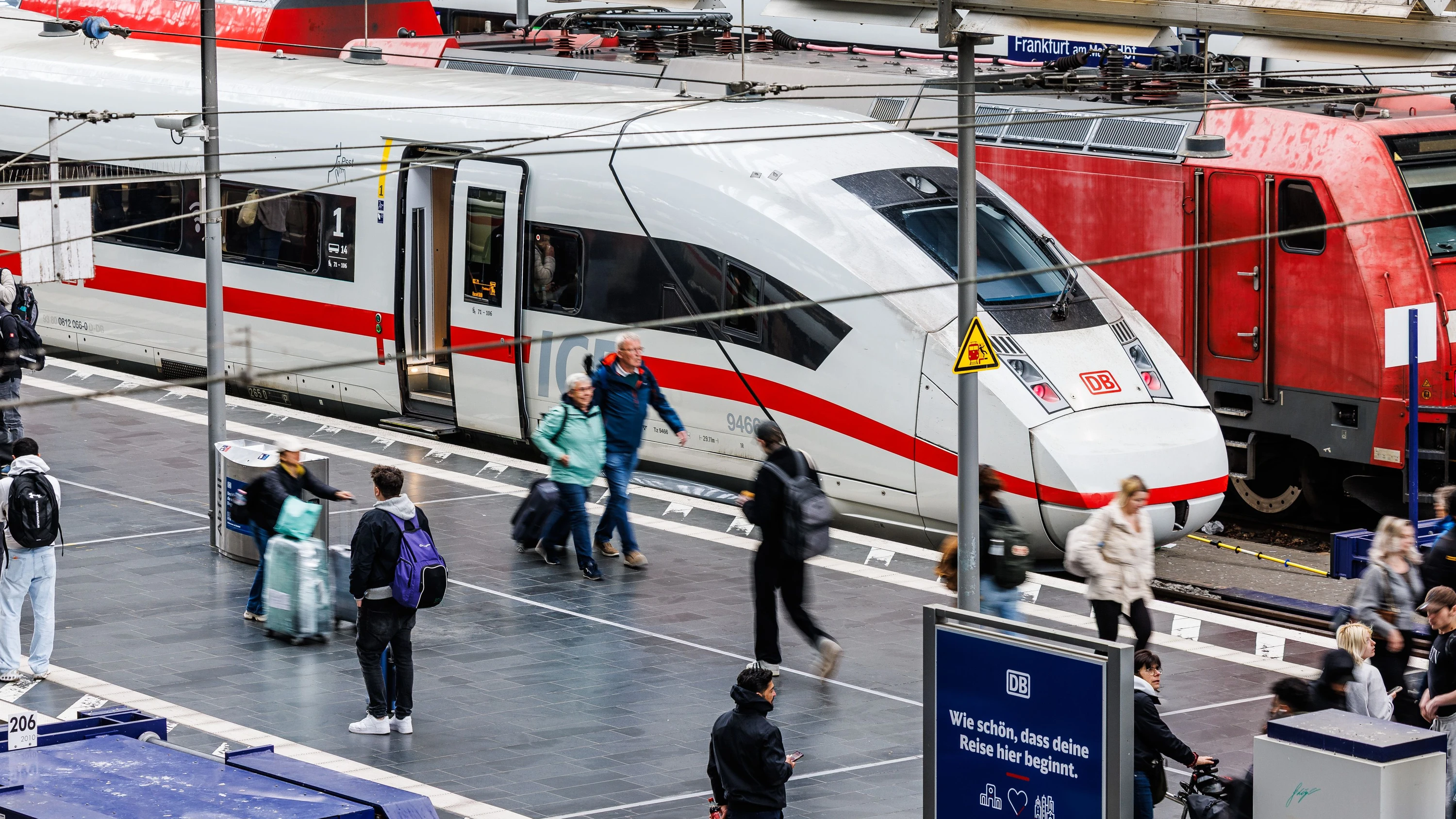 Gedanken aus der Ferne: Wie ich lernte, die Deutsche Bahn zu lieben Gedanken aus der Ferne: Wie ich lernte, die Deutsche Bahn zu lieben