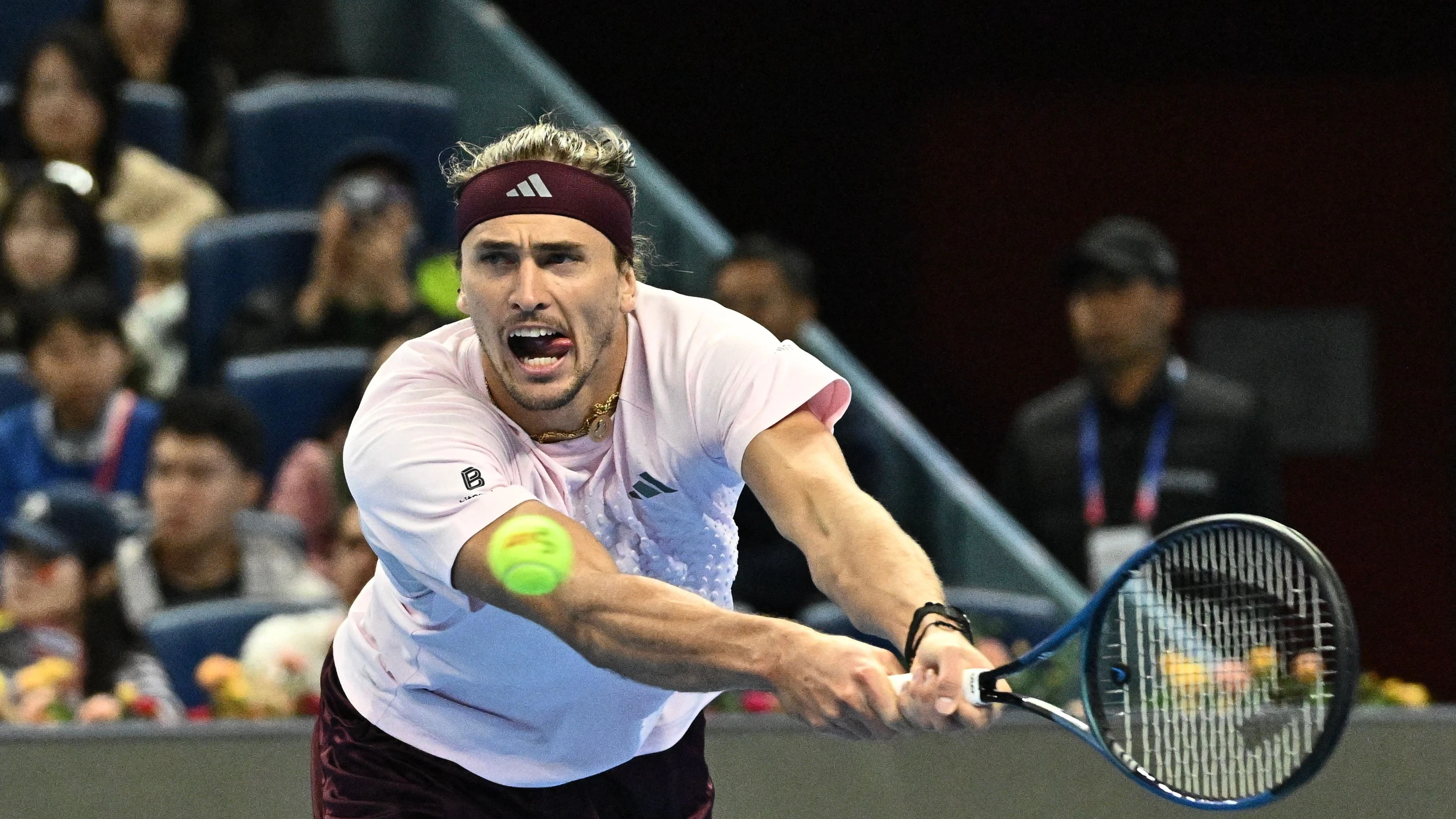 ATP-Turnier in Peking: Rückschlag für Zverev: Niederlage gegen Djokovic