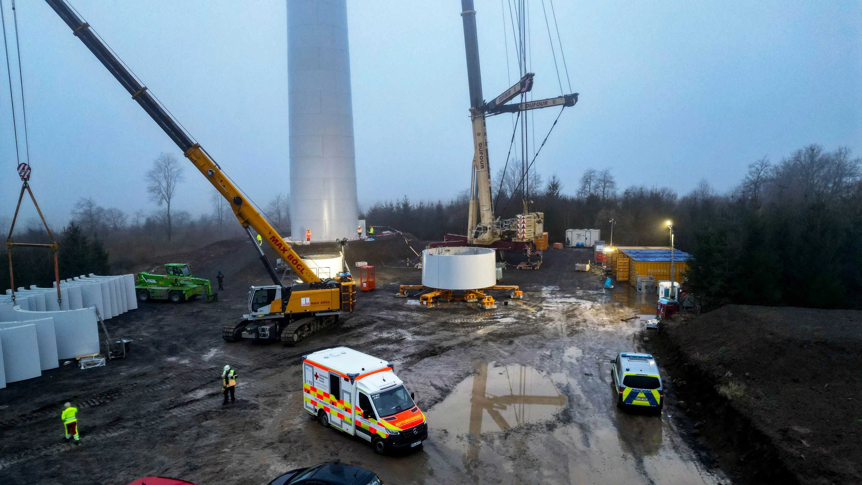Arbeitsunfall in Hessen: Zwei Arbeiter sterben nach Sturz von Windrad