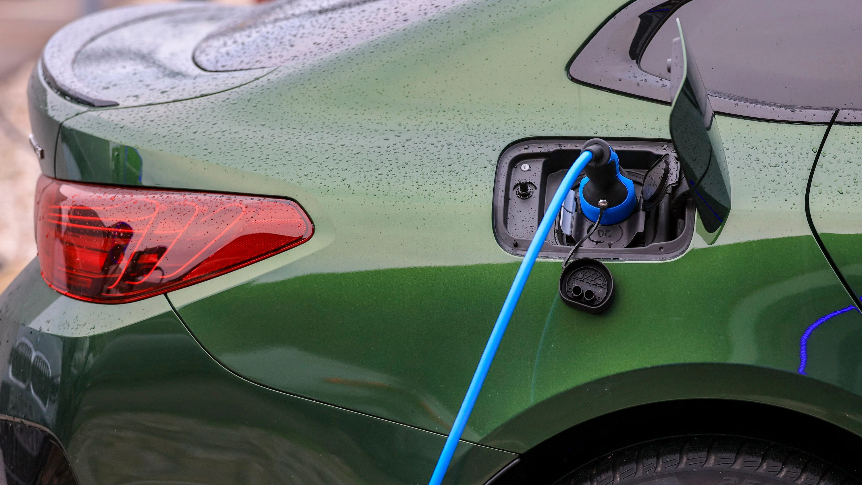 F.A.Z. Frühdenker: Wer hat künftig Aussicht auf eine E-Auto-Prämie?