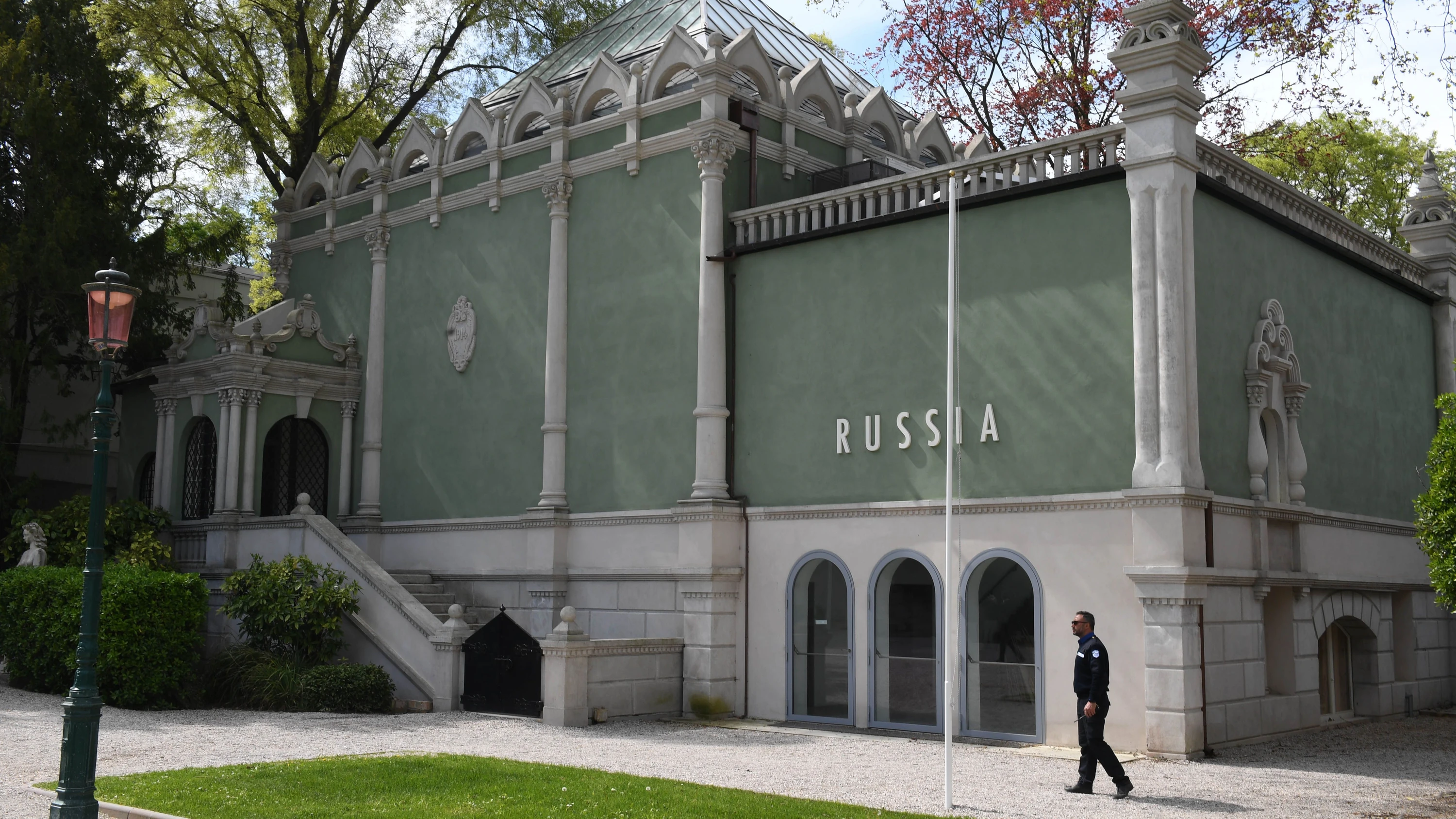 Wegen Teilnahme Russlands: EU stellt Förderung der Biennale ein Wegen Teilnahme Russlands: EU stellt Förderung der Biennale ein