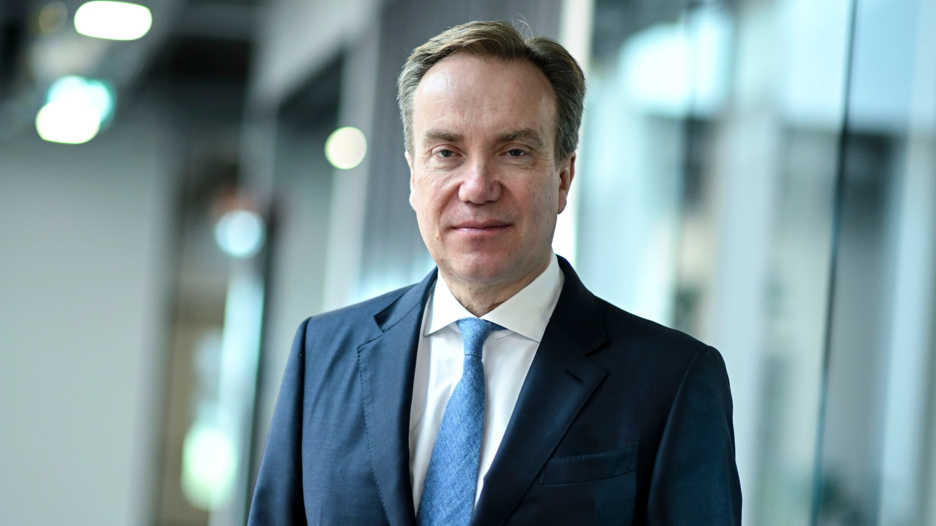 Überprüfung eingeleitet: Der WEF-Chef Brende steckt im Epstein-Sumpf