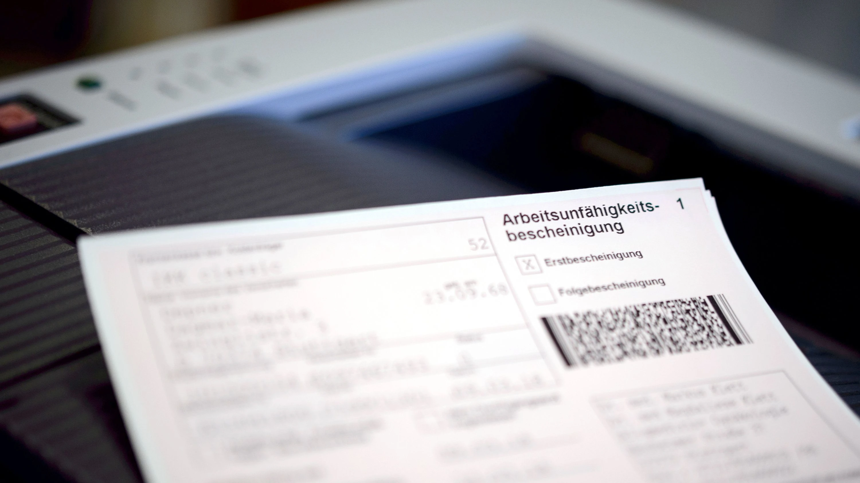 Große Arbeitsausfälle: Hoher Krankenstand kostet Wirtschaft bis zu 160 Milliarden