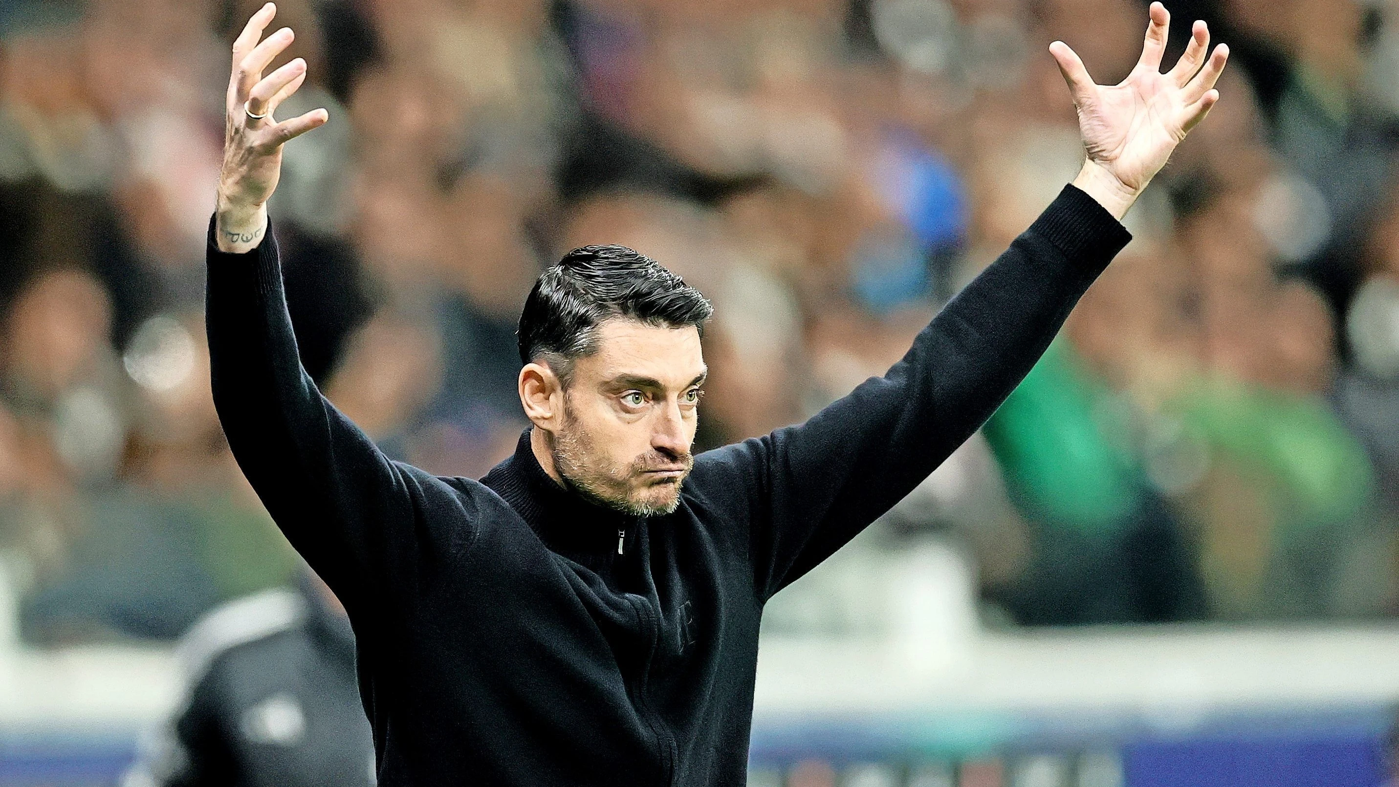 Spanischer Fußball-Trainer: Wie die Methode Riera bei Eintracht Frankfurt wirkt Spanischer Fußball-Trainer: Wie die Methode Riera bei Eintracht Frankfurt wirkt