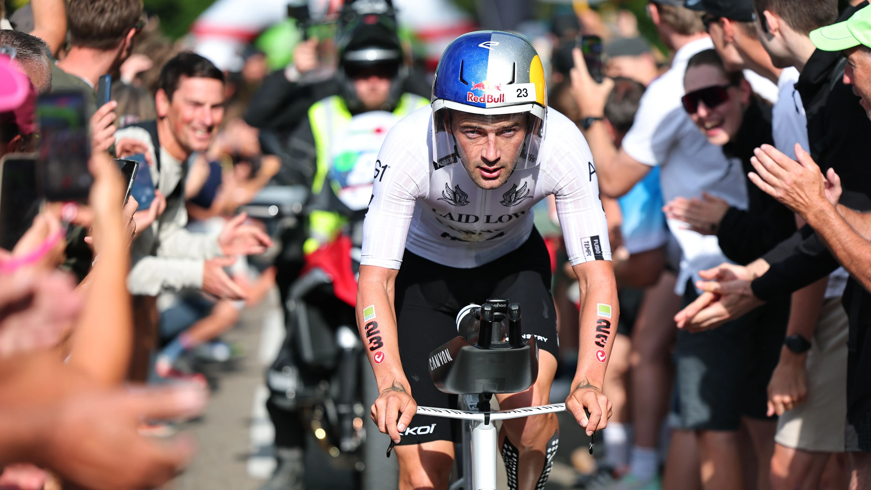 Beim Triathlon in Roth stellt der Franzose Sam Laidlow eine neue Weltbestzeit auf. - dpa