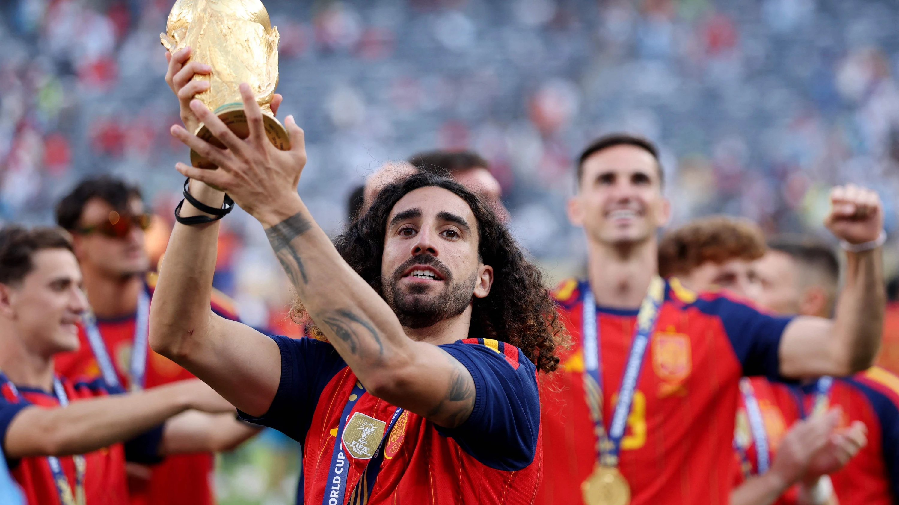 Bald mit de La Fuentes Konterfei: Spaniens Cucurella - AFP