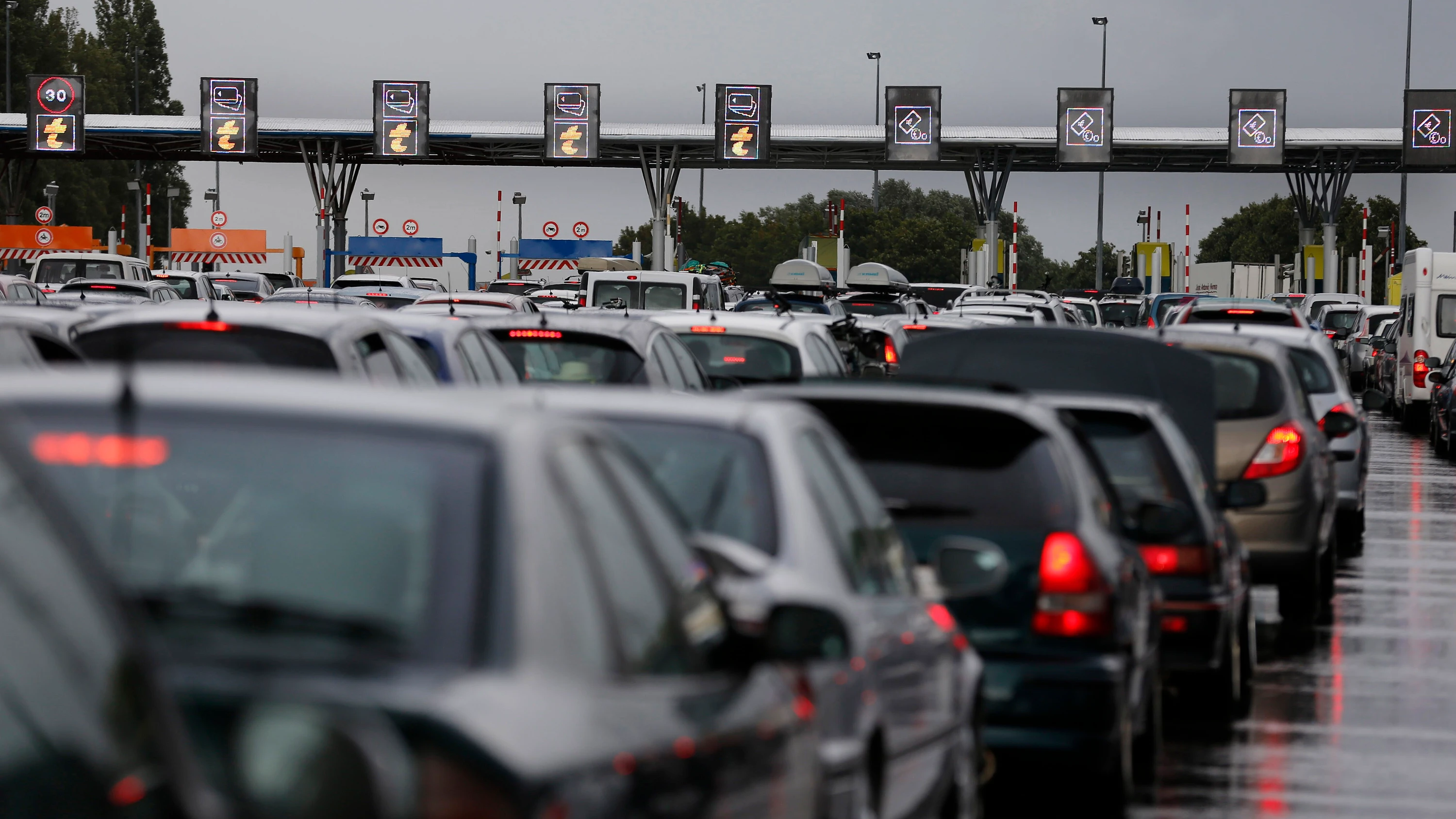 Frankreich: Schranke hochgehoben: Briten zahlen monatelang keine Maut