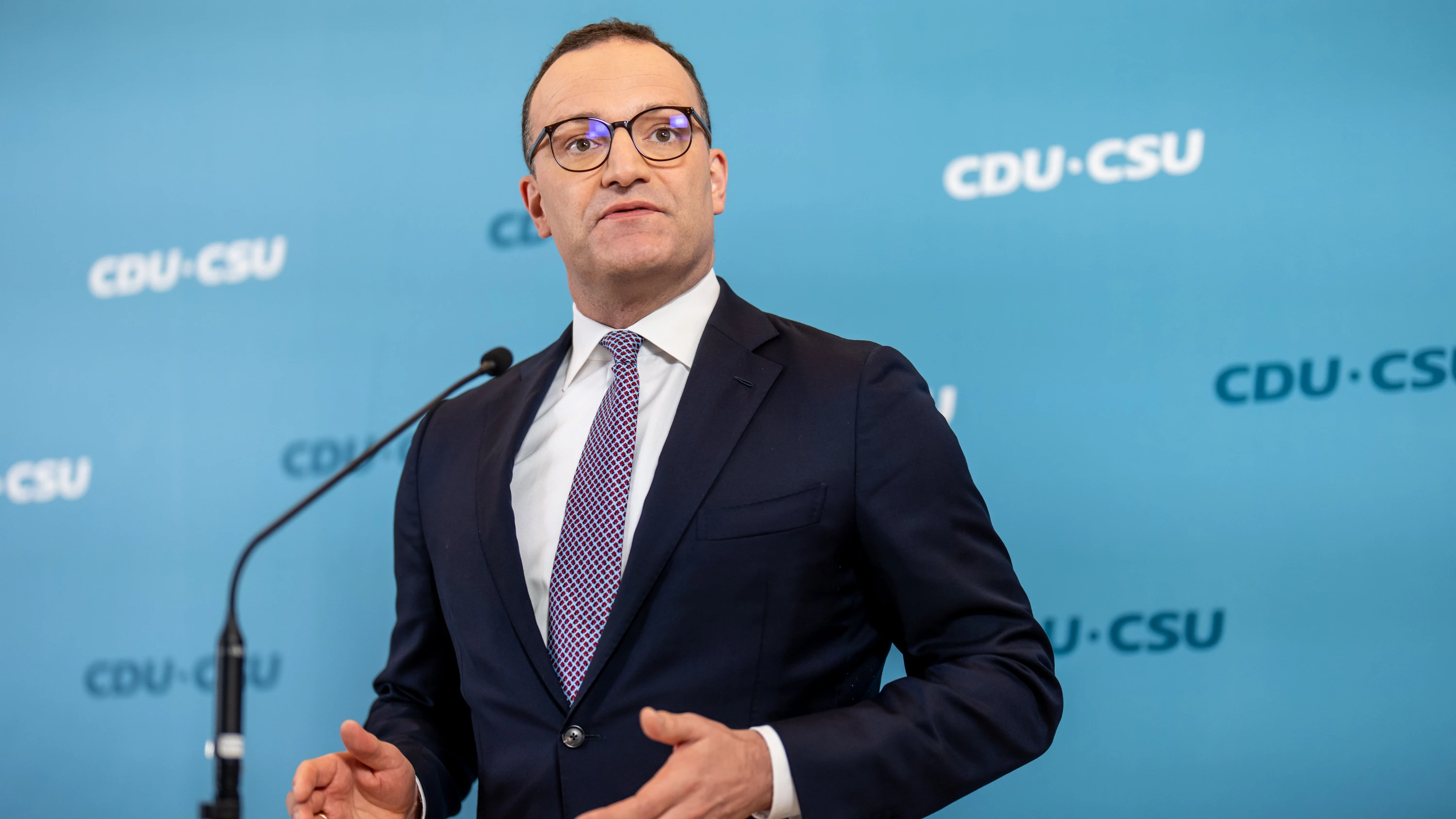 Deutschland-Liveblog: Jens Spahn tritt als Fraktionschef zurück