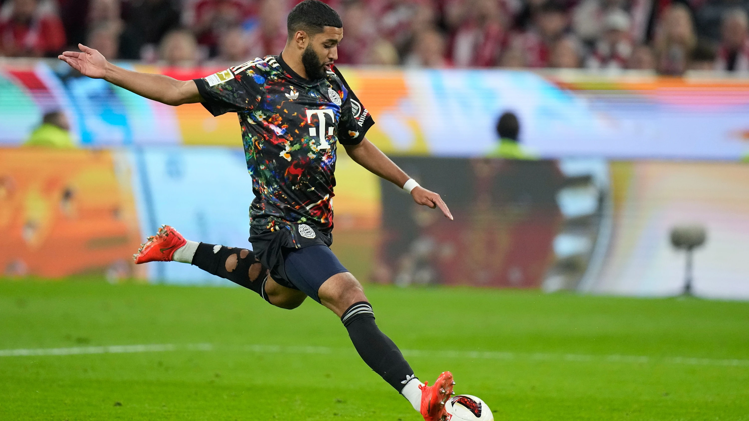 Trophäe für Saibari: Bayern-Neuzugang ist Spieler des Jahres in den Niederlanden