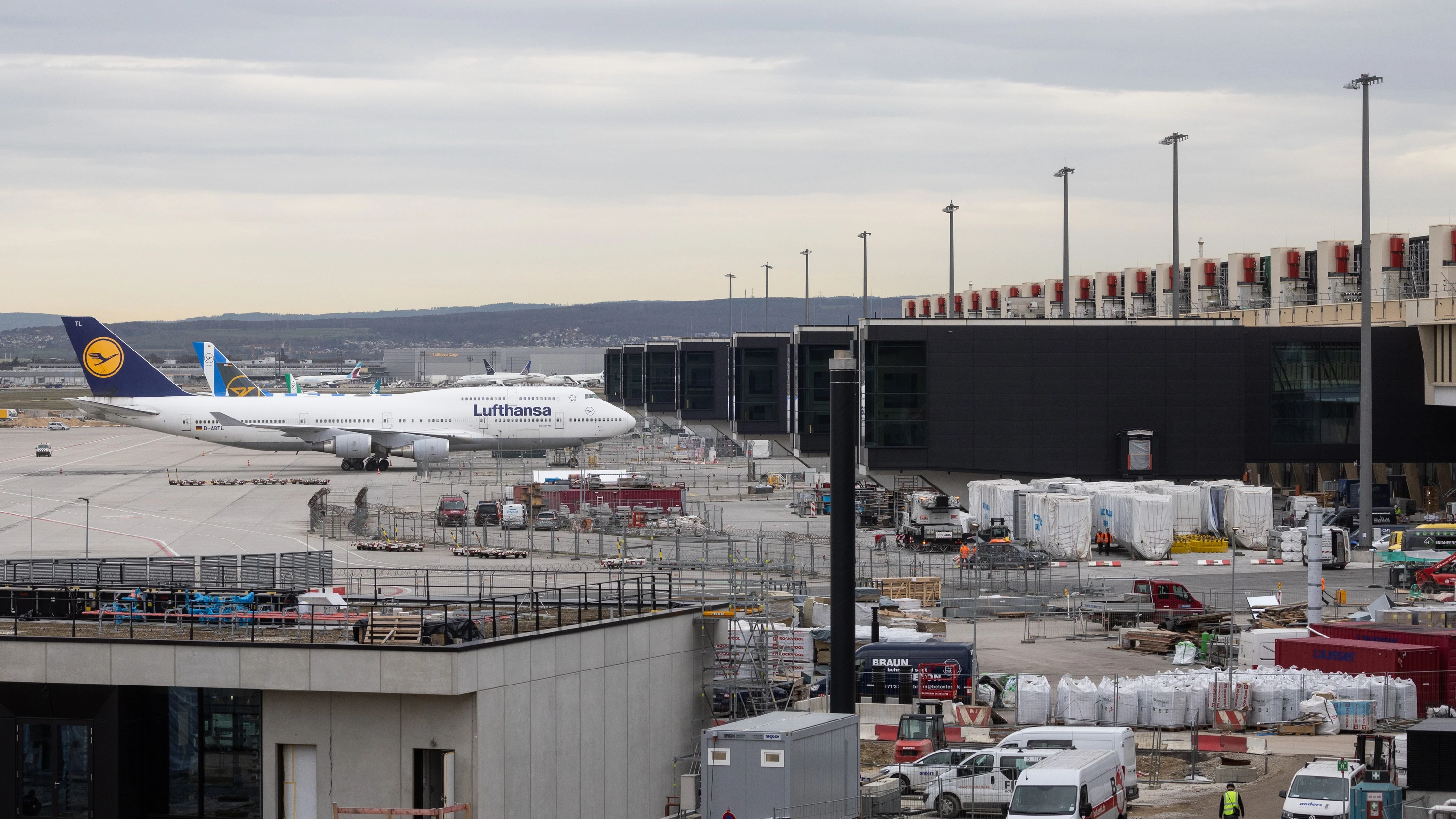 Frankfurts Terminal 3: Von der Airbase zum Airport Frankfurts Terminal 3: Von der Airbase zum Airport