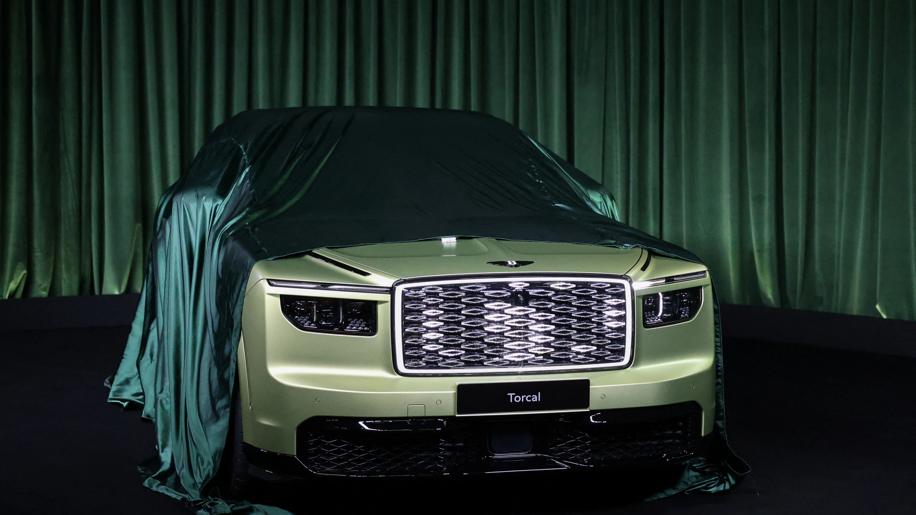 Luxus mit über 800 PS: Erster komplett elektrischer Bentley startet durch
